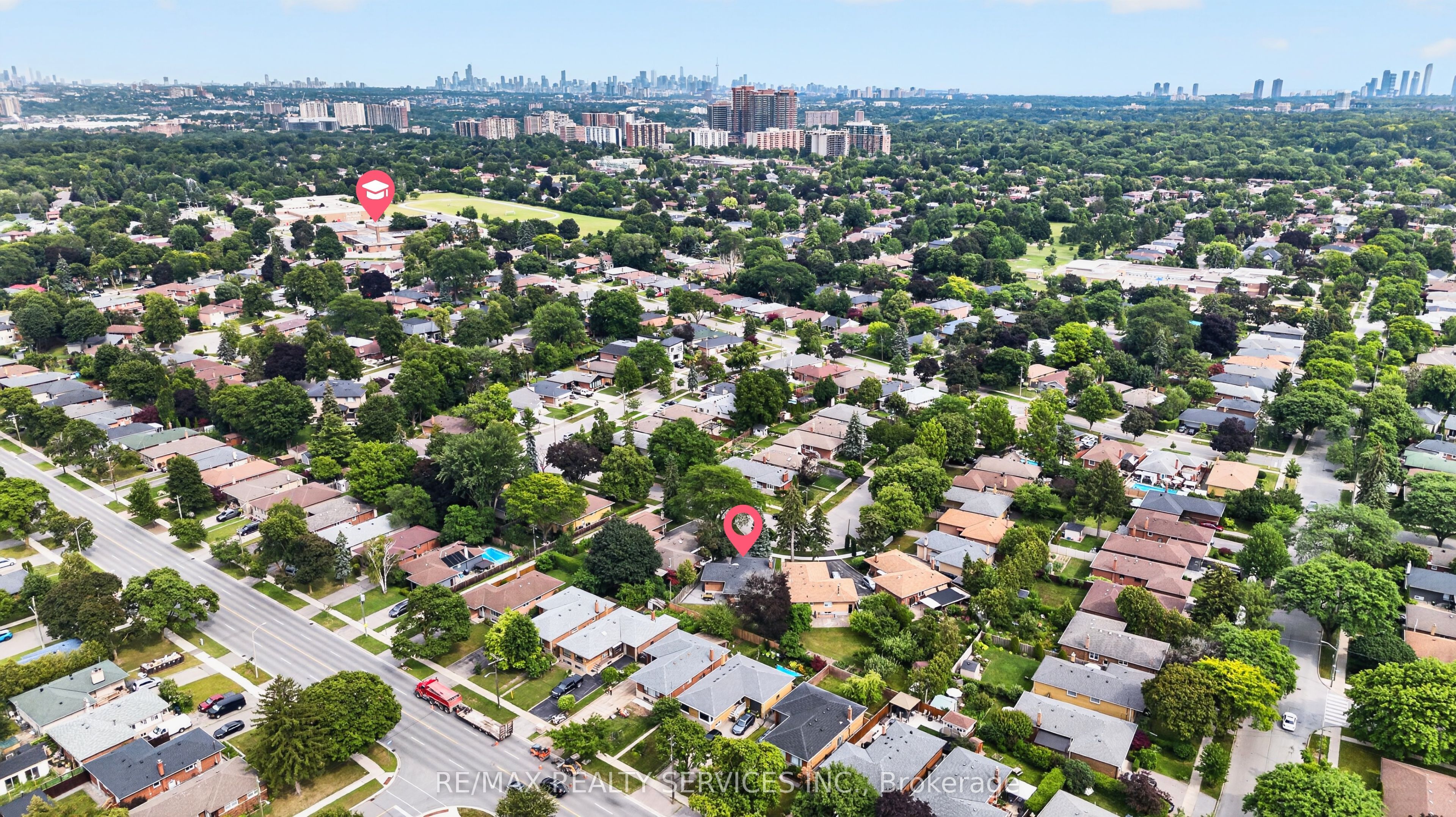 18 Spencely Court, Toronto, ON M9P 1N5 photo 3