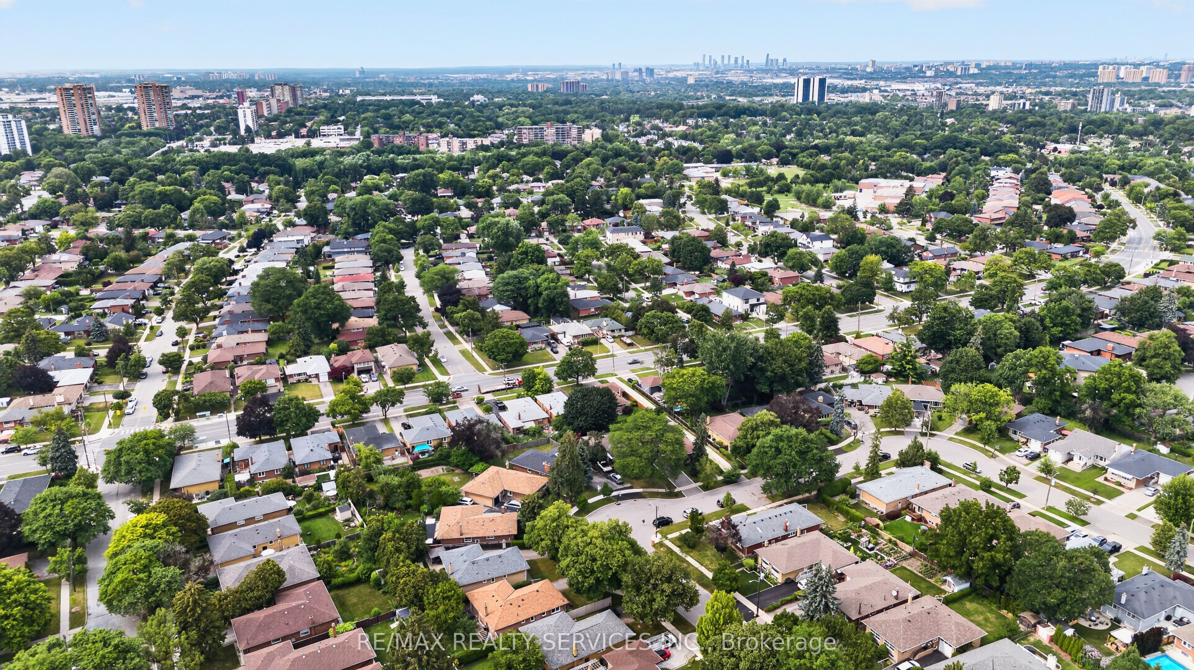 18 Spencely Court, Toronto, ON M9P 1N5 photo 4