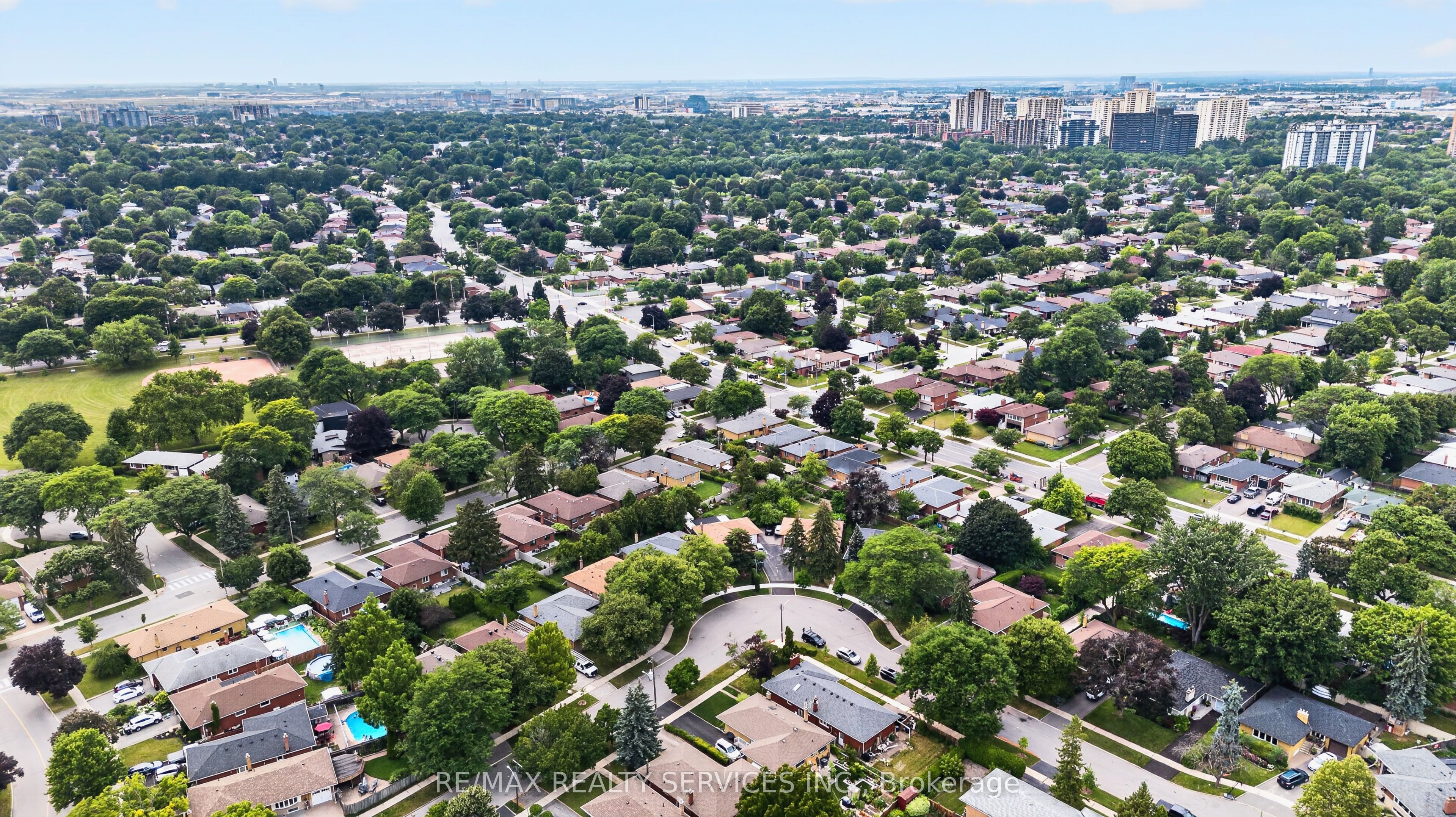 18 Spencely Court, Toronto, ON M9P 1N5 photo 5