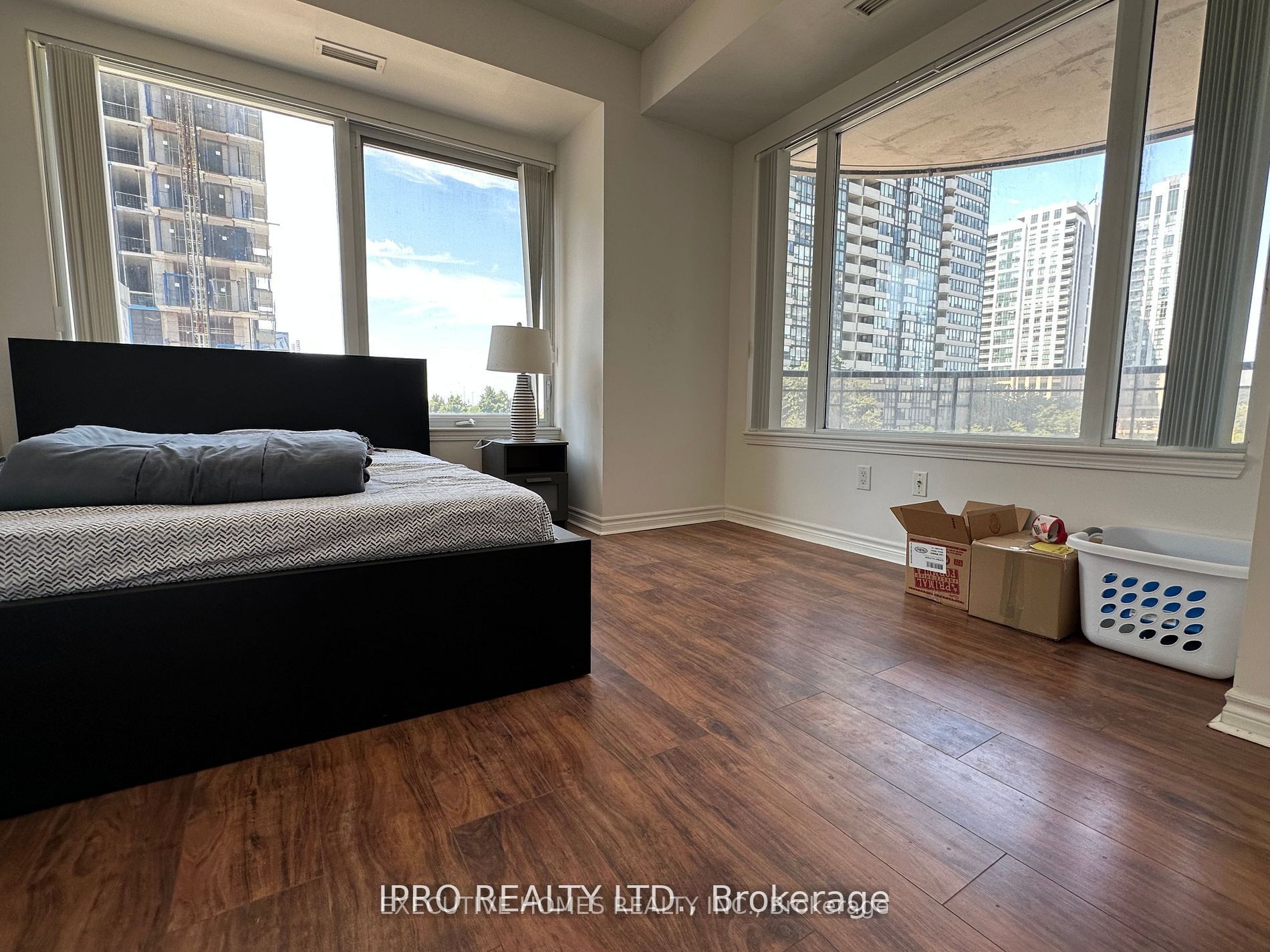 385 Prince Of Wales Drive 423, Mississauga, ON L5B 0C6 photo 4