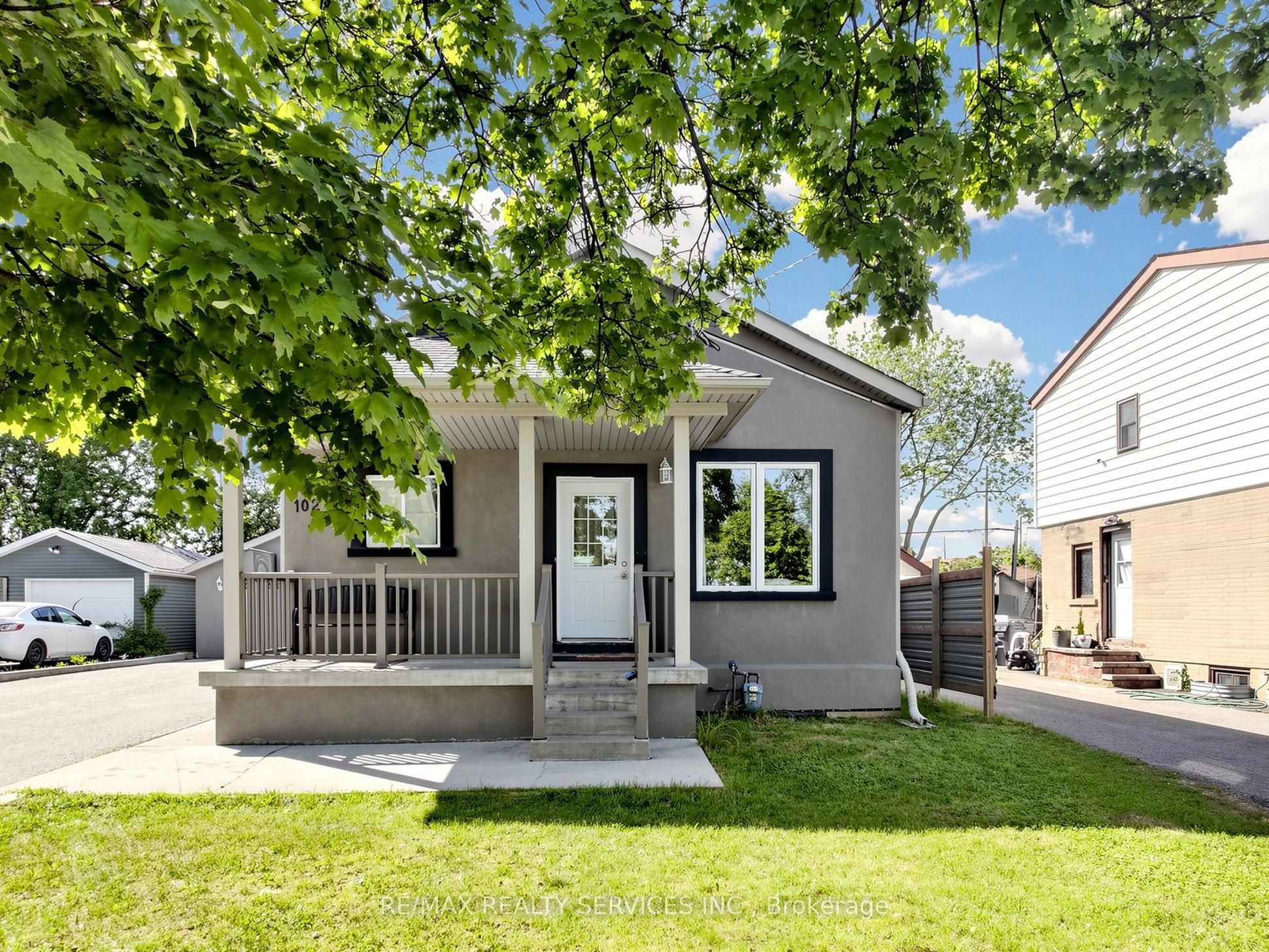 102 Woodward Avenue, Brampton, ON L6V 1K6 photo 2
