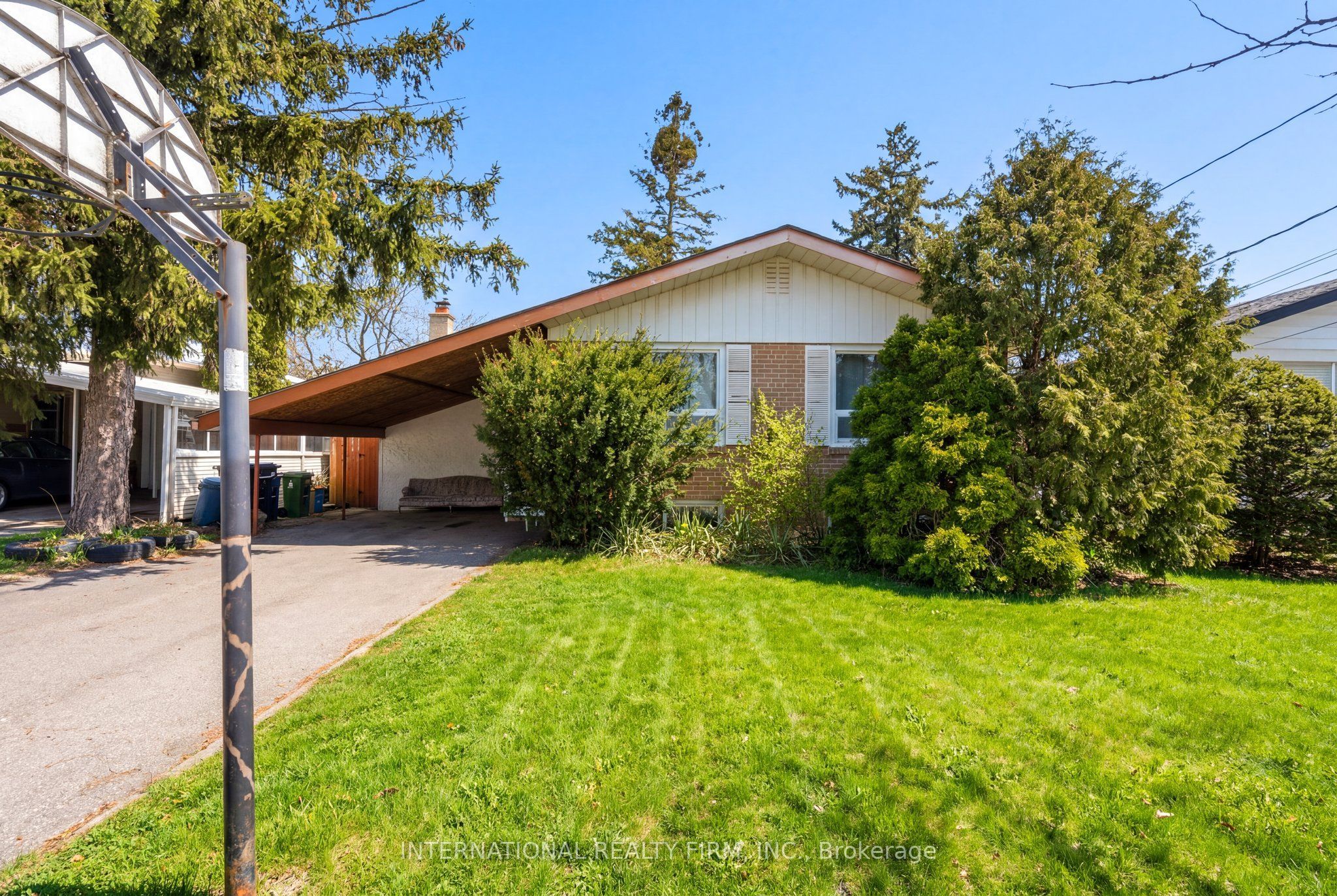 84 Hadrian Drive, Toronto, ON M9W 1V4