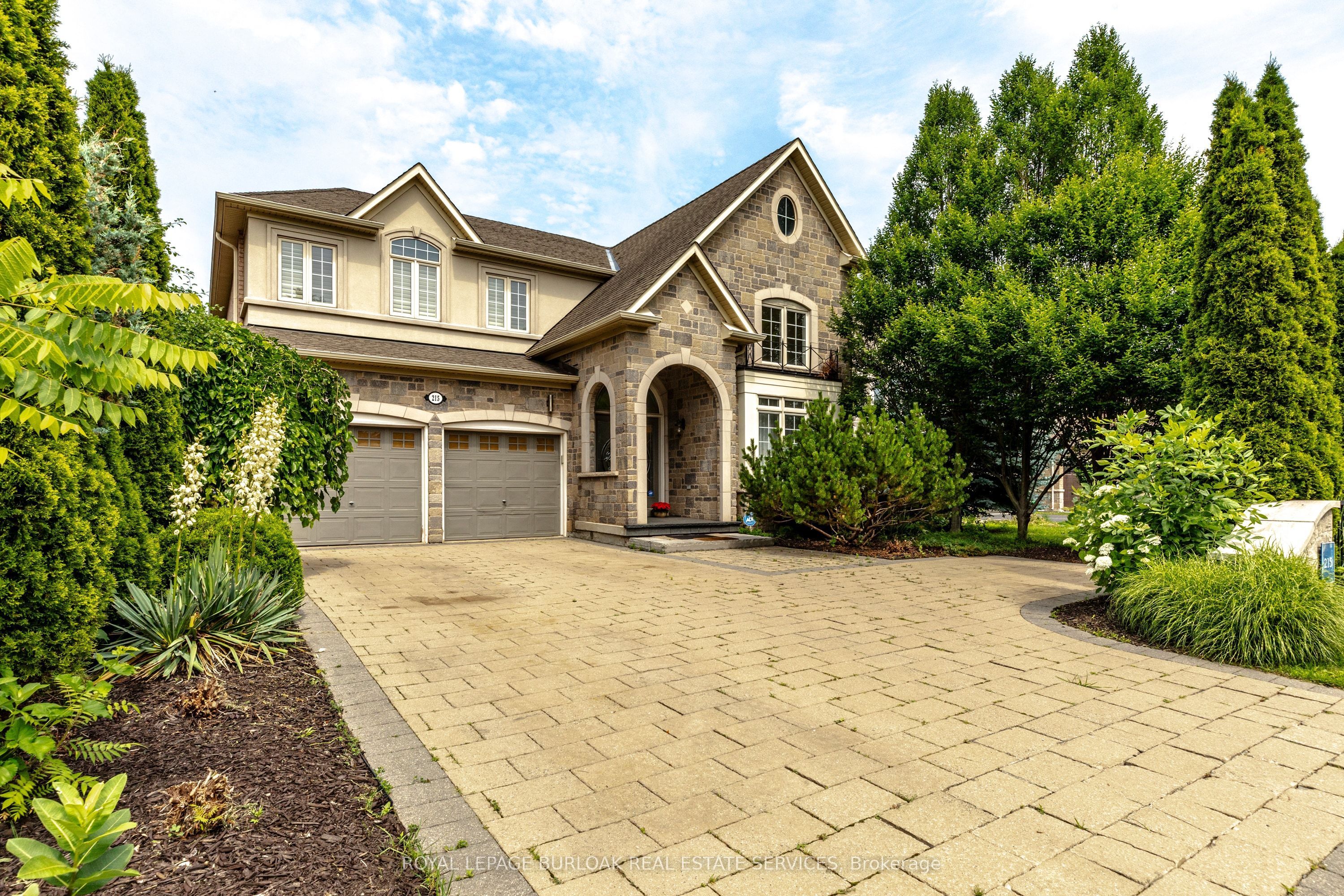 215 Burloak Drive, Oakville, ON L6L 6T6 photo 3