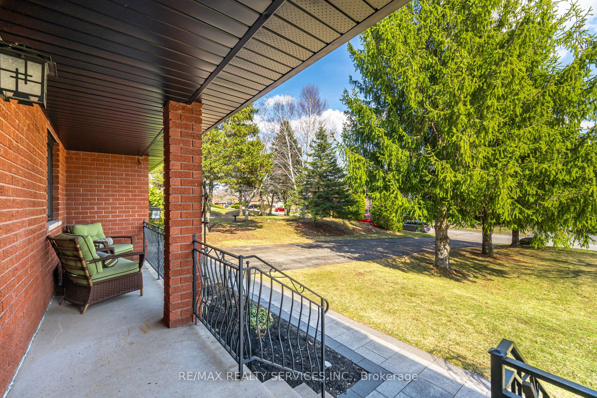 38 Marilyn Street, Caledon, ON L7C 1H5 photo 3