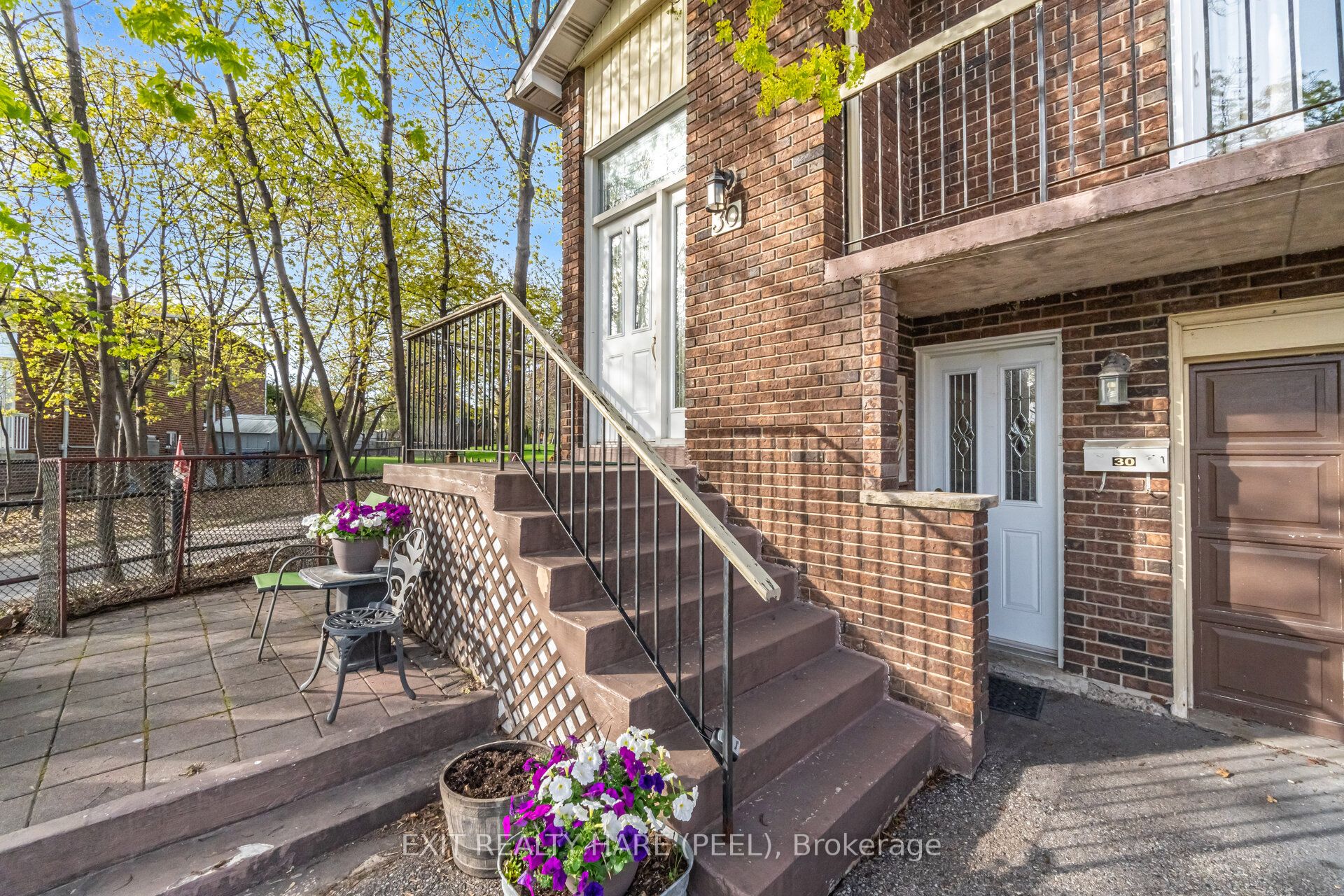 30 Thorsby Court, Brampton, ON L6V 3T9 photo 3