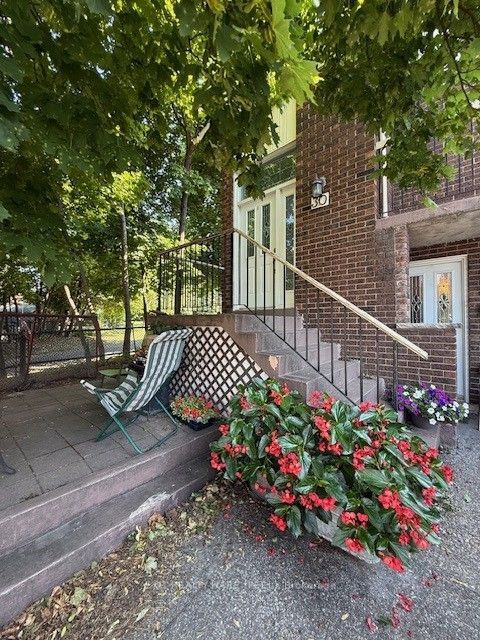 30 Thorsby Court, Brampton, ON L6V 3T9 photo 5