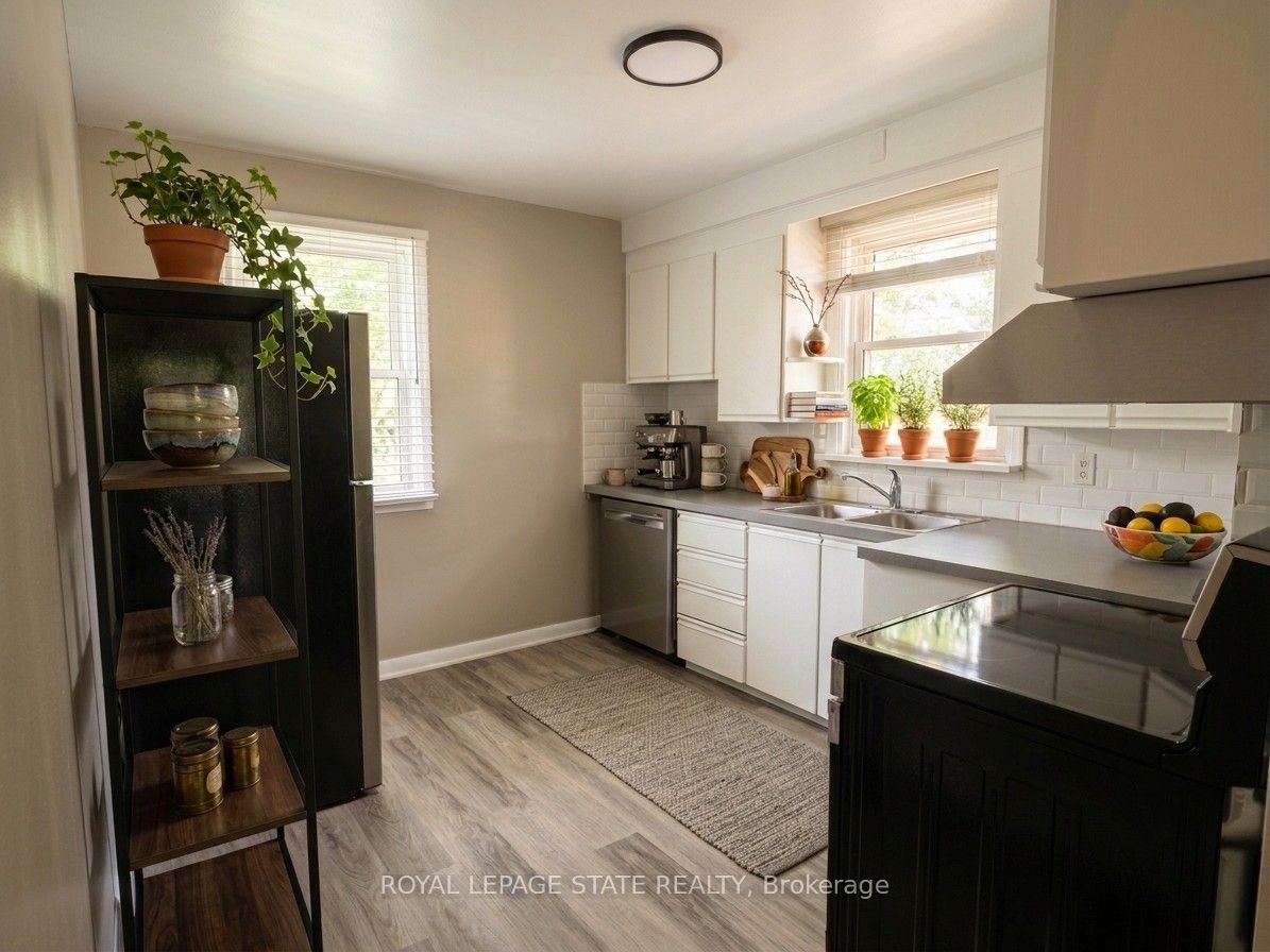 20 Lloyd Manor Road, Toronto, ON M9B 5H6 photo 4