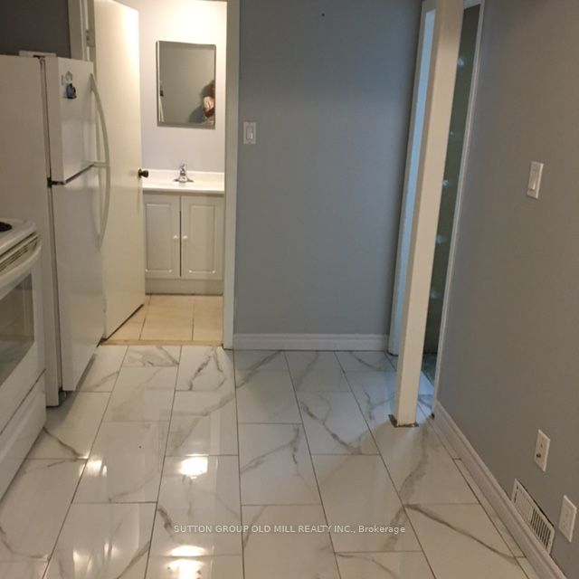 1563 Albion Road 64, Toronto, ON M9V 1B2 photo 4