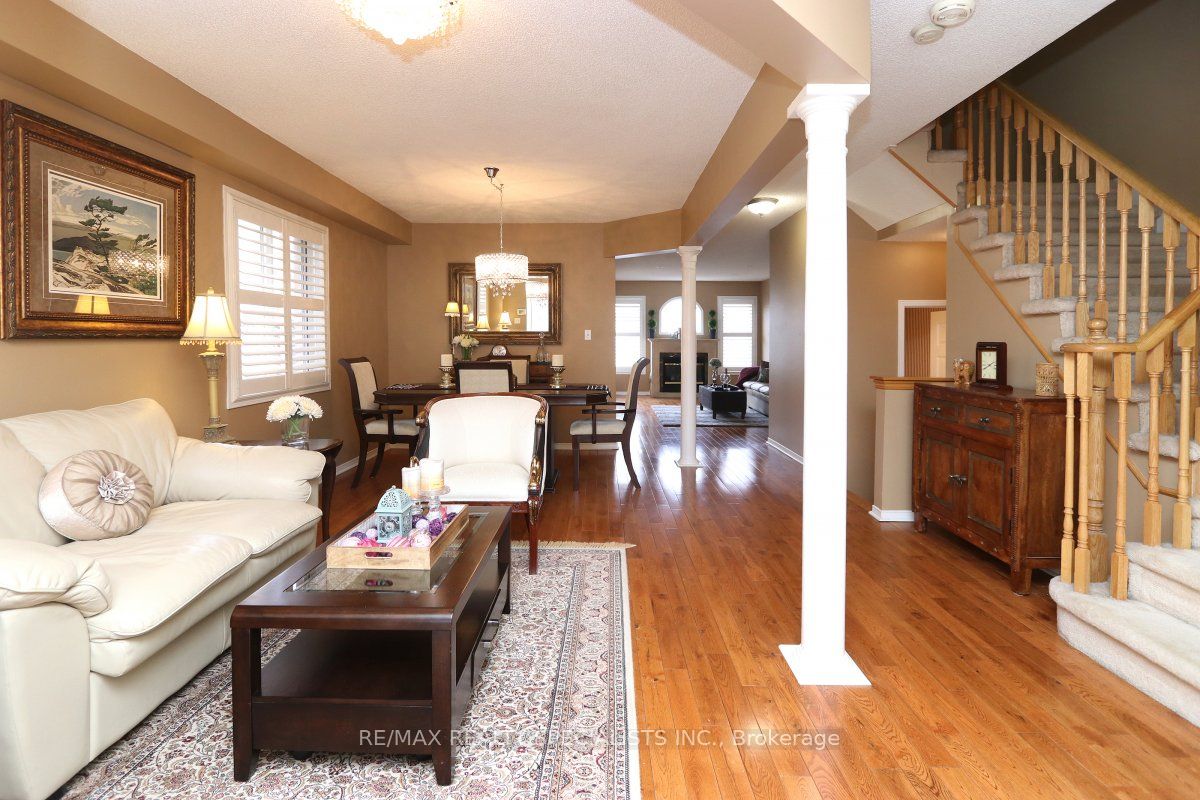 5817 QUESTMAN Hollow, Mississauga, ON L5M 6N8 photo 4