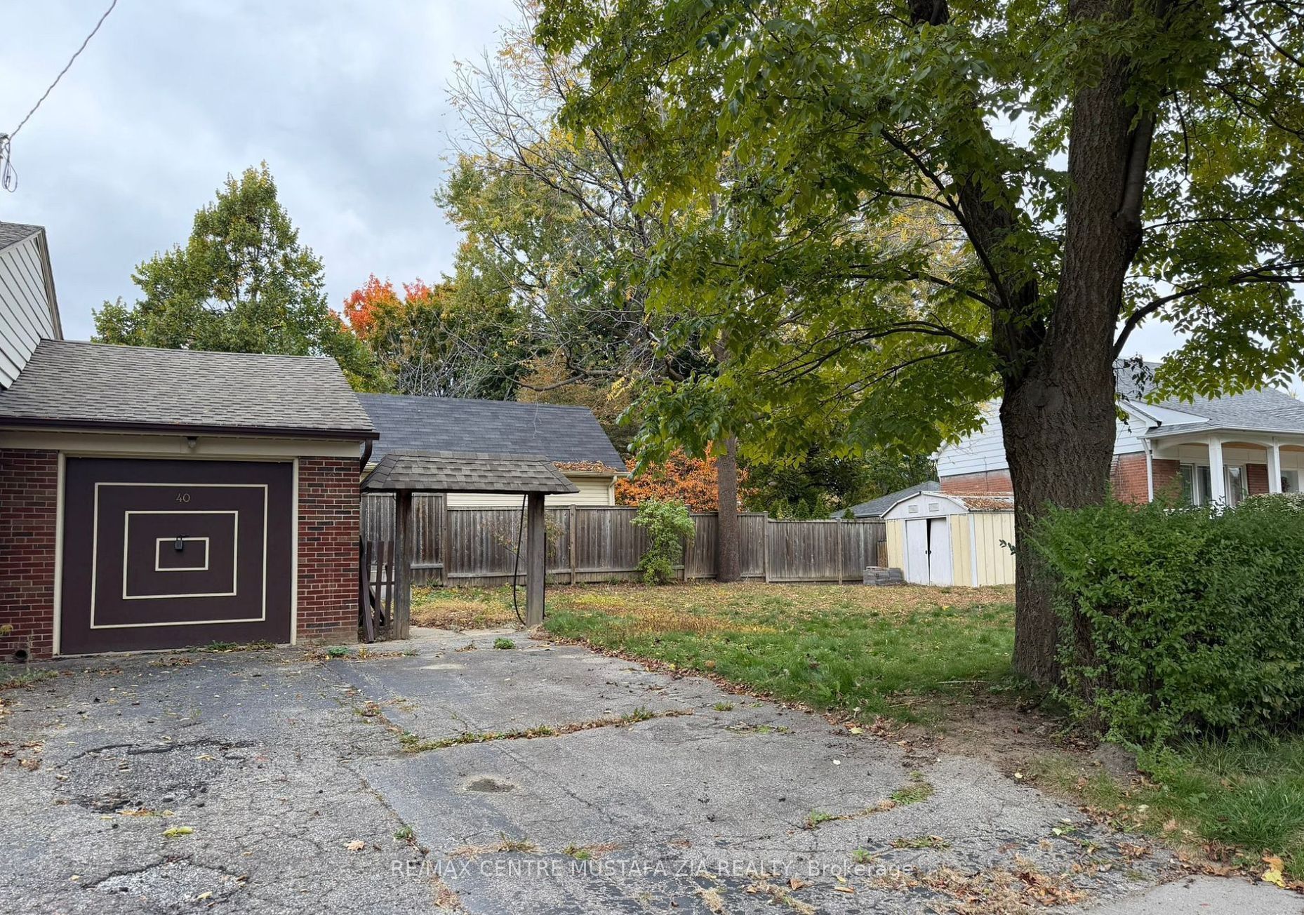 40 Ovida Avenue, Toronto, ON M9B 1E1 photo 2