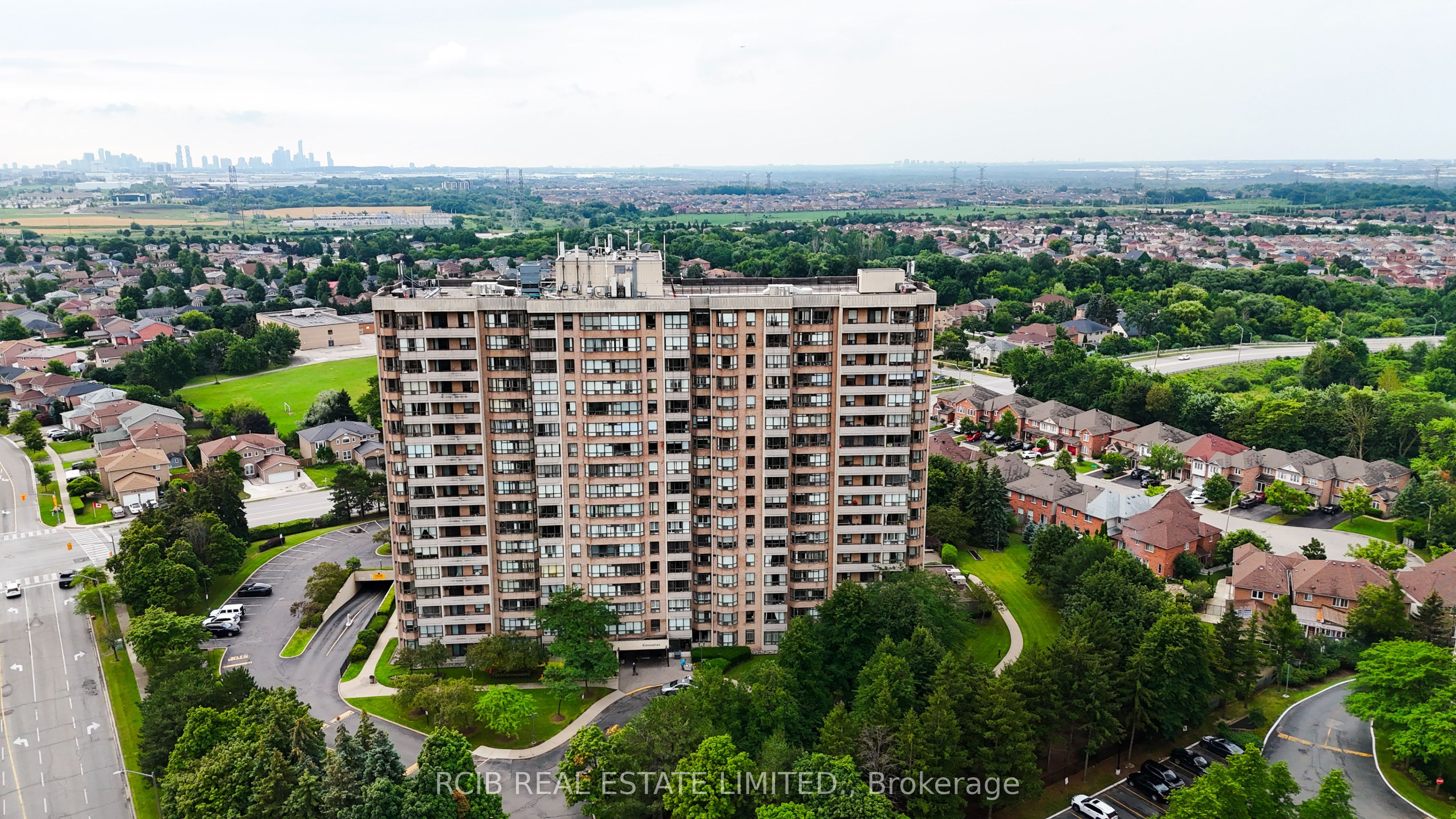 10 Malta Avenue 1501, Brampton, ON L6Y 4G6 photo 2