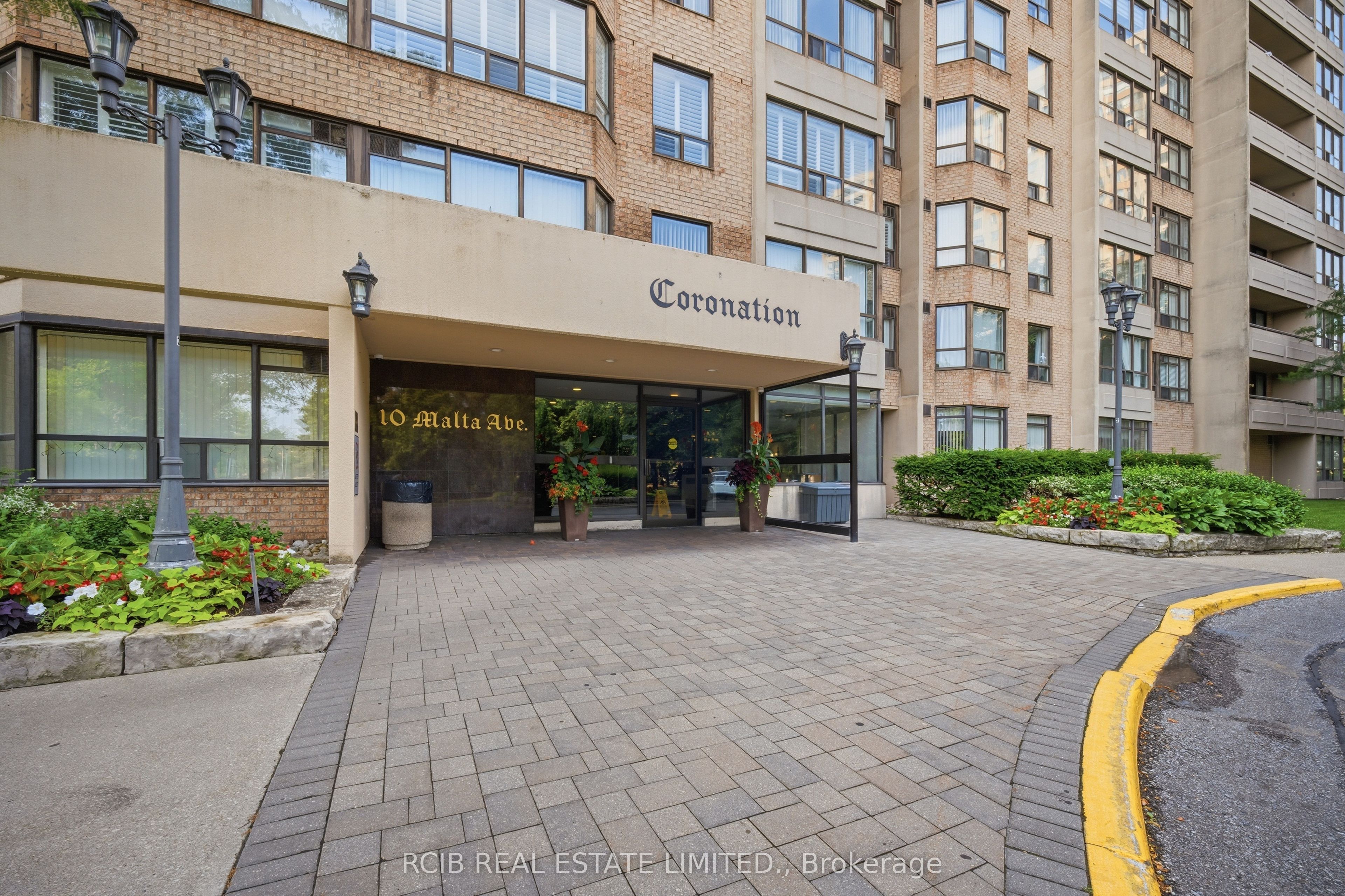 10 Malta Avenue 1501, Brampton, ON L6Y 4G6 photo 3