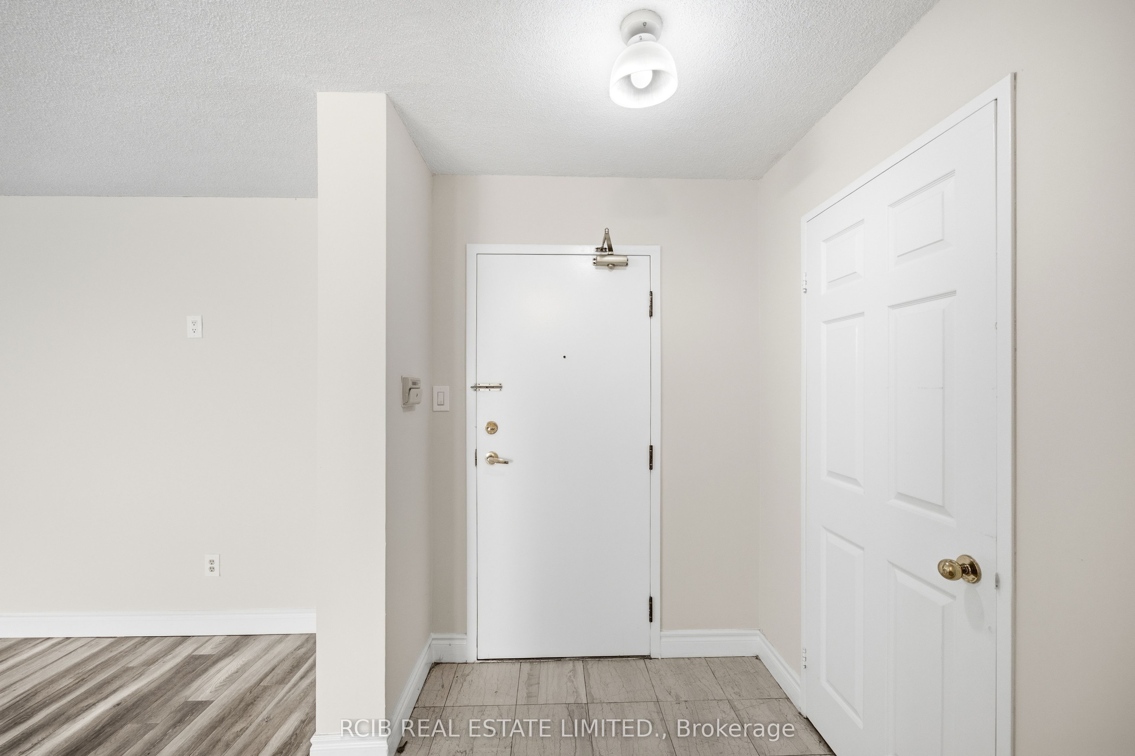 10 Malta Avenue 1501, Brampton, ON L6Y 4G6 photo 5