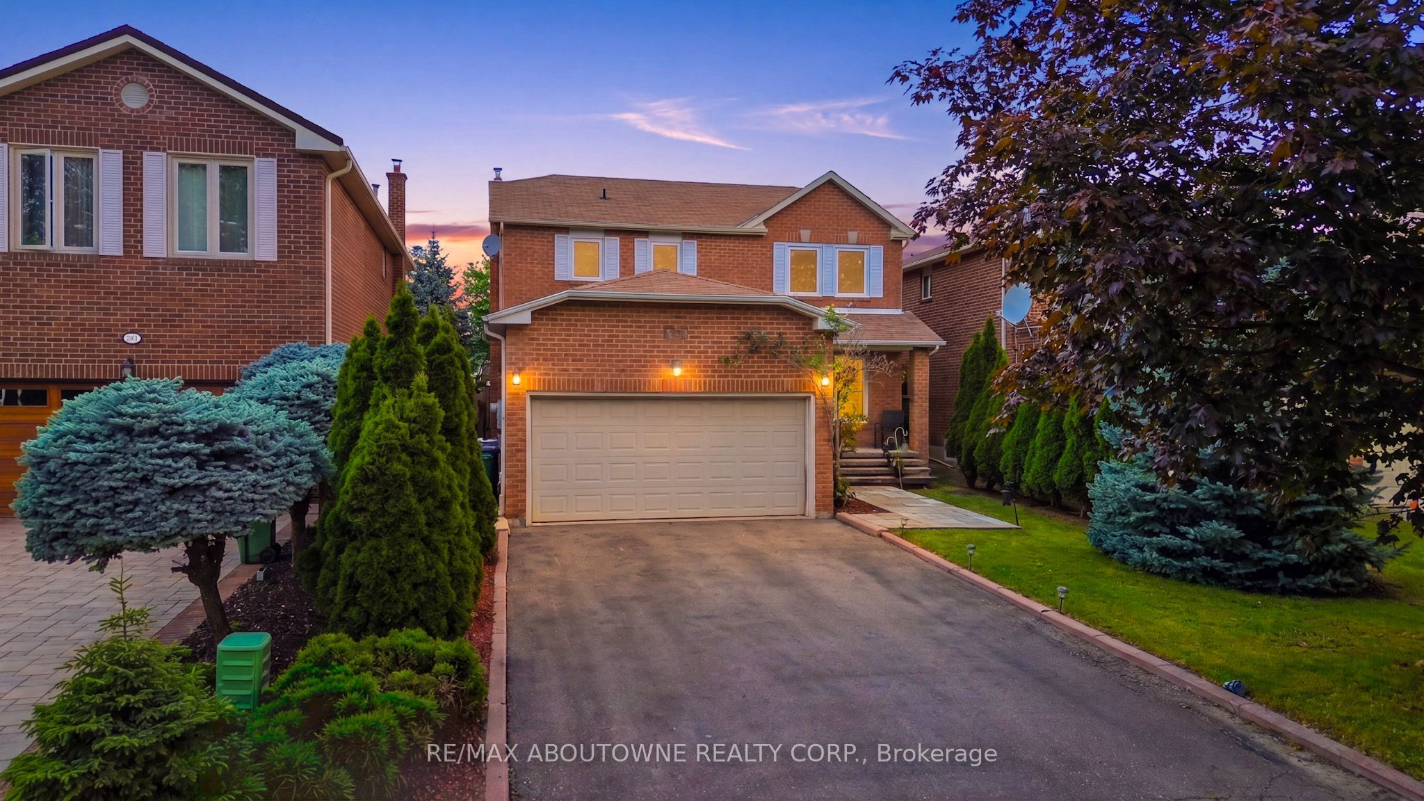 497 Luzon Crescent, Mississauga, ON L5B 3W9
