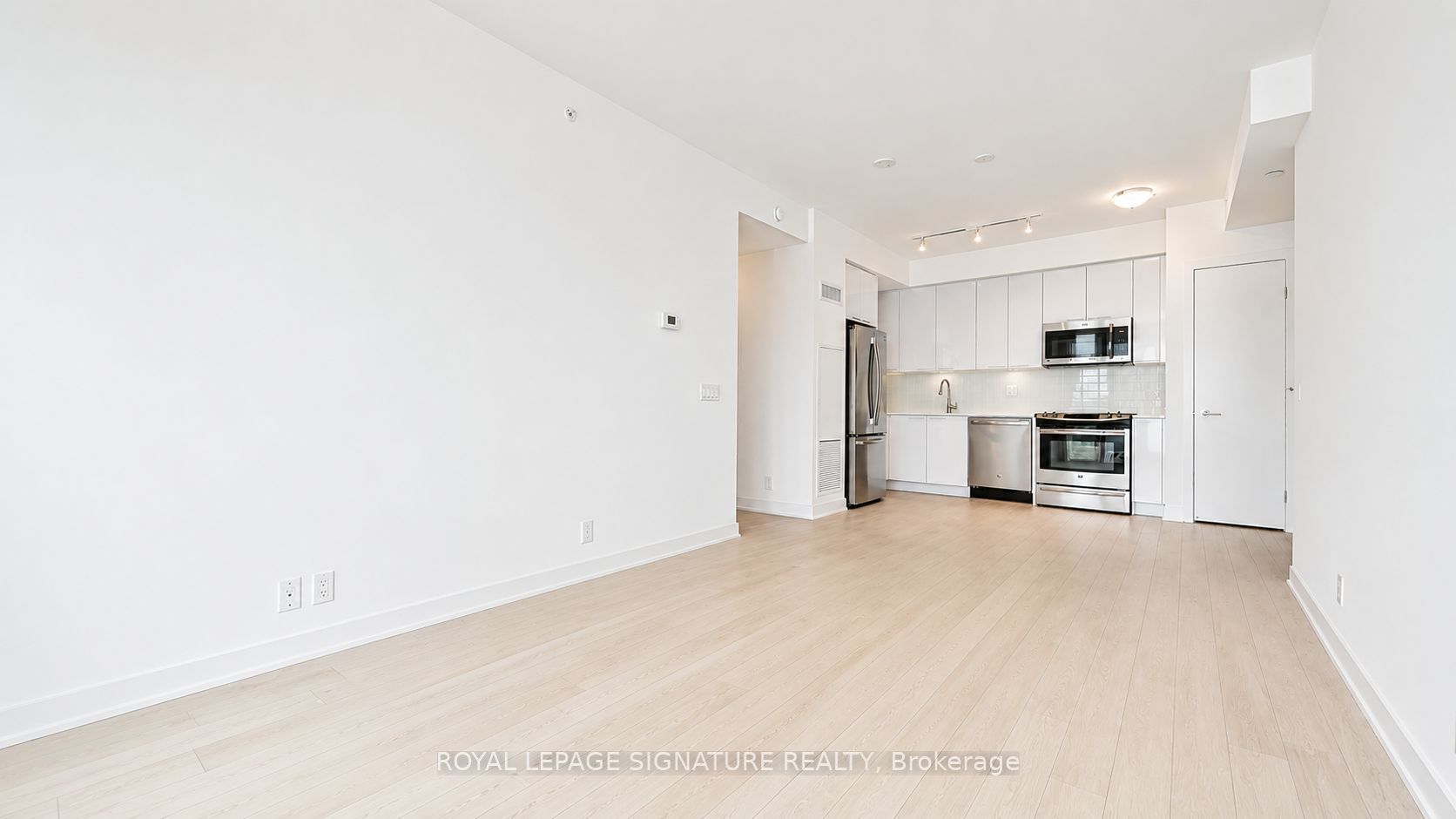 10 Parklawn Road 1005, Toronto, ON M8Y 3H8 photo 2