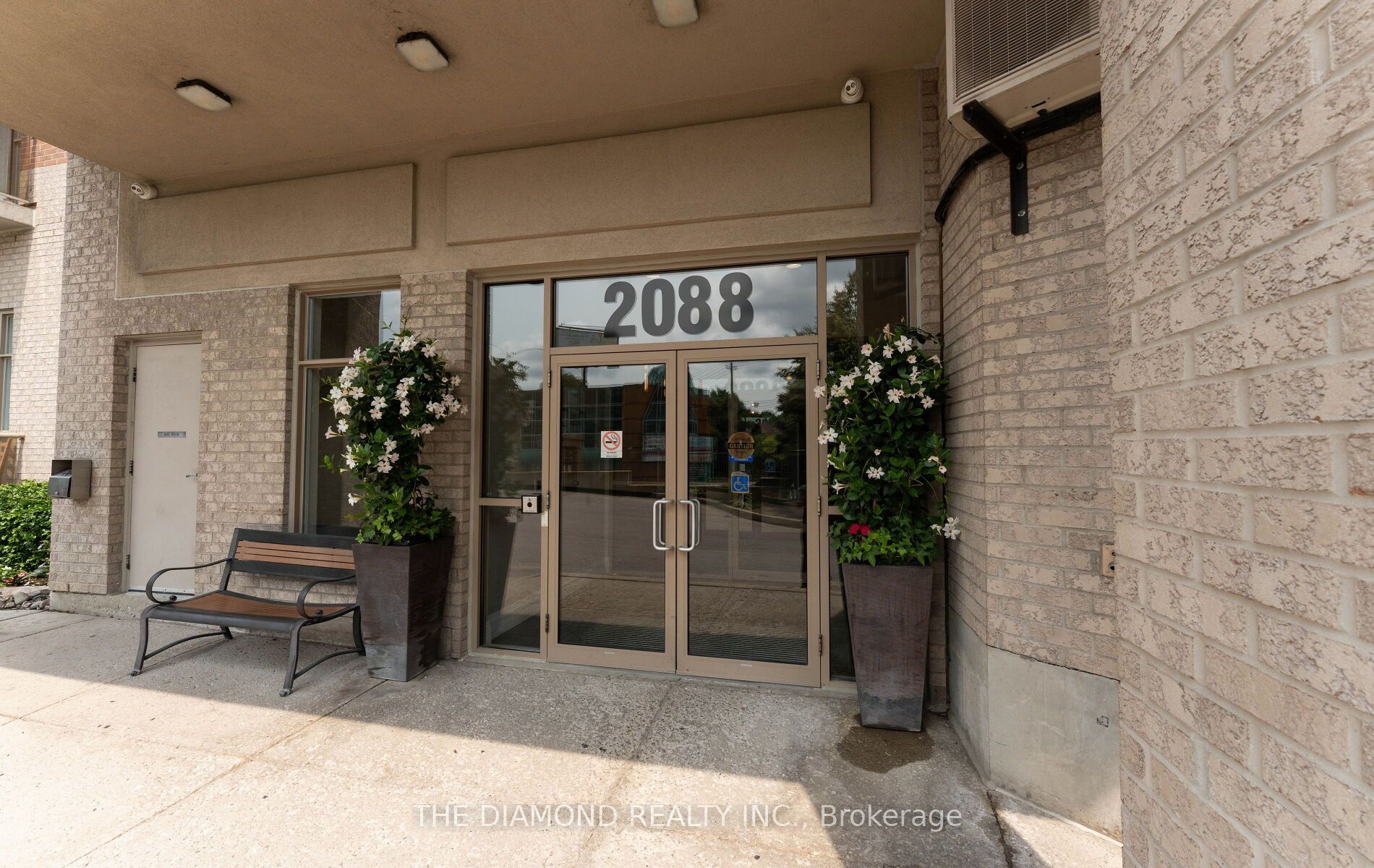2088 W Lawrence Avenue W 907, Toronto, ON M9N 3Z9 photo 2