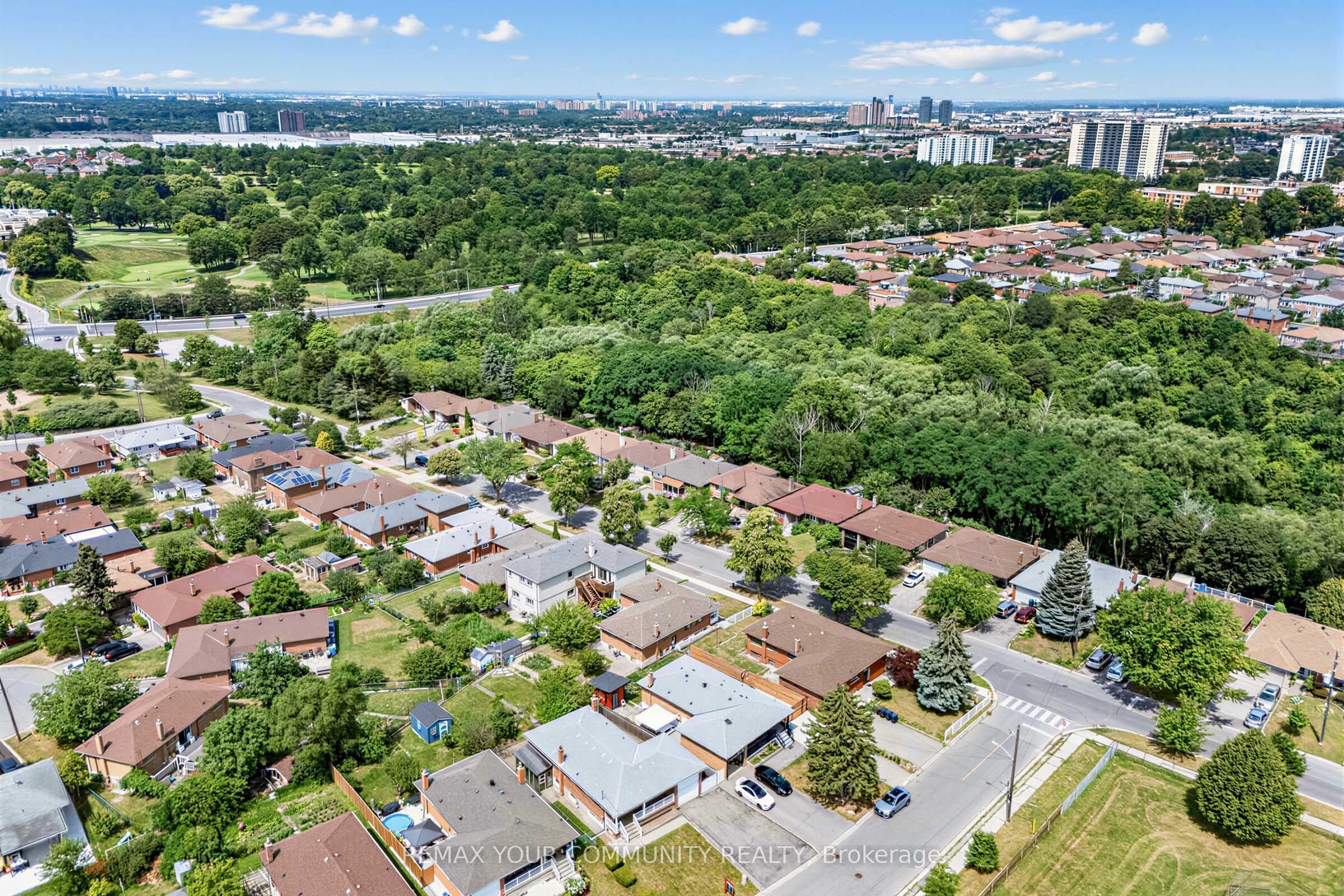 20 Linthurst Avenue, Toronto, ON M3M 1P2 photo 3