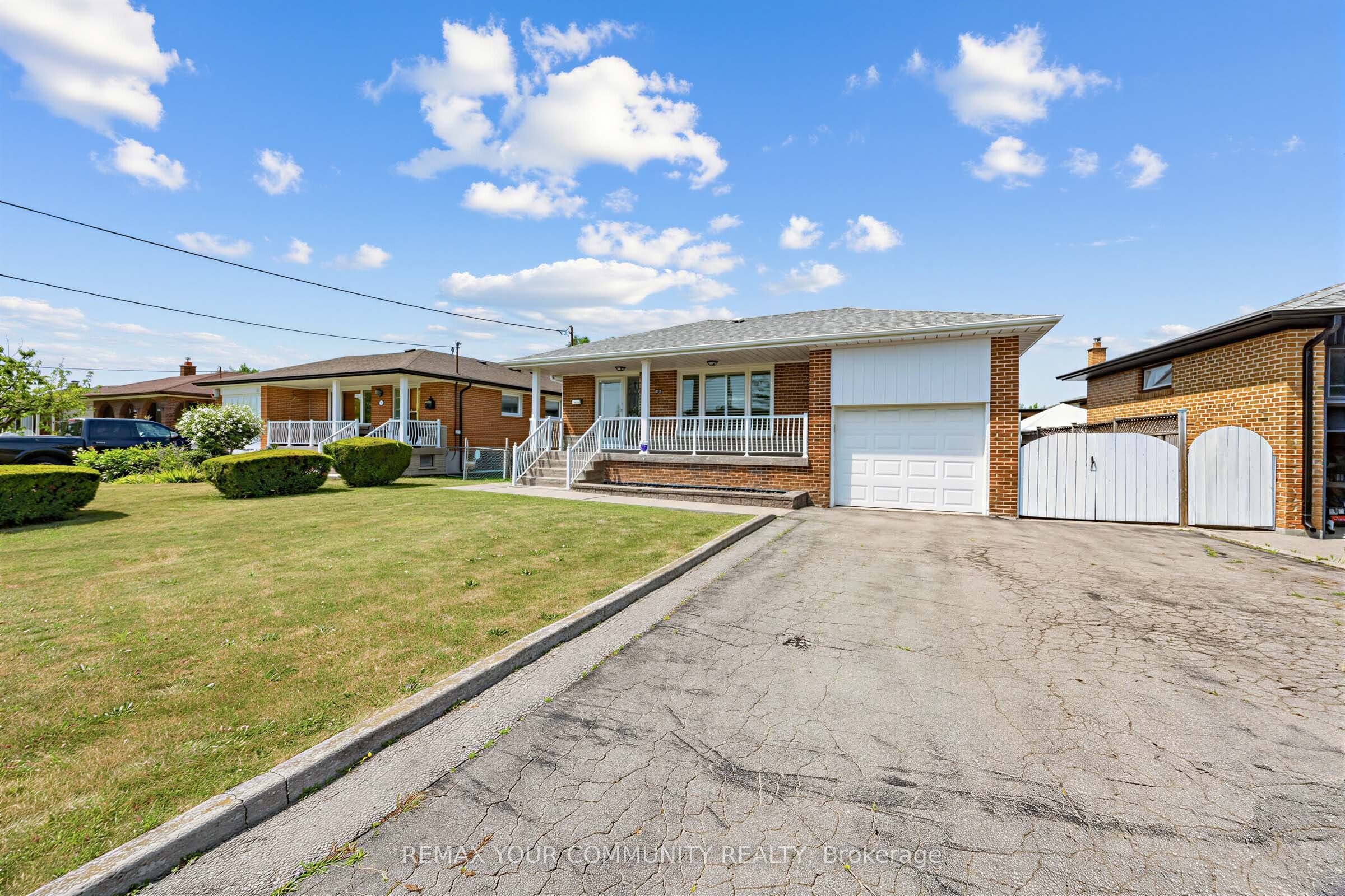 20 Linthurst Avenue, Toronto, ON M3M 1P2 photo 5
