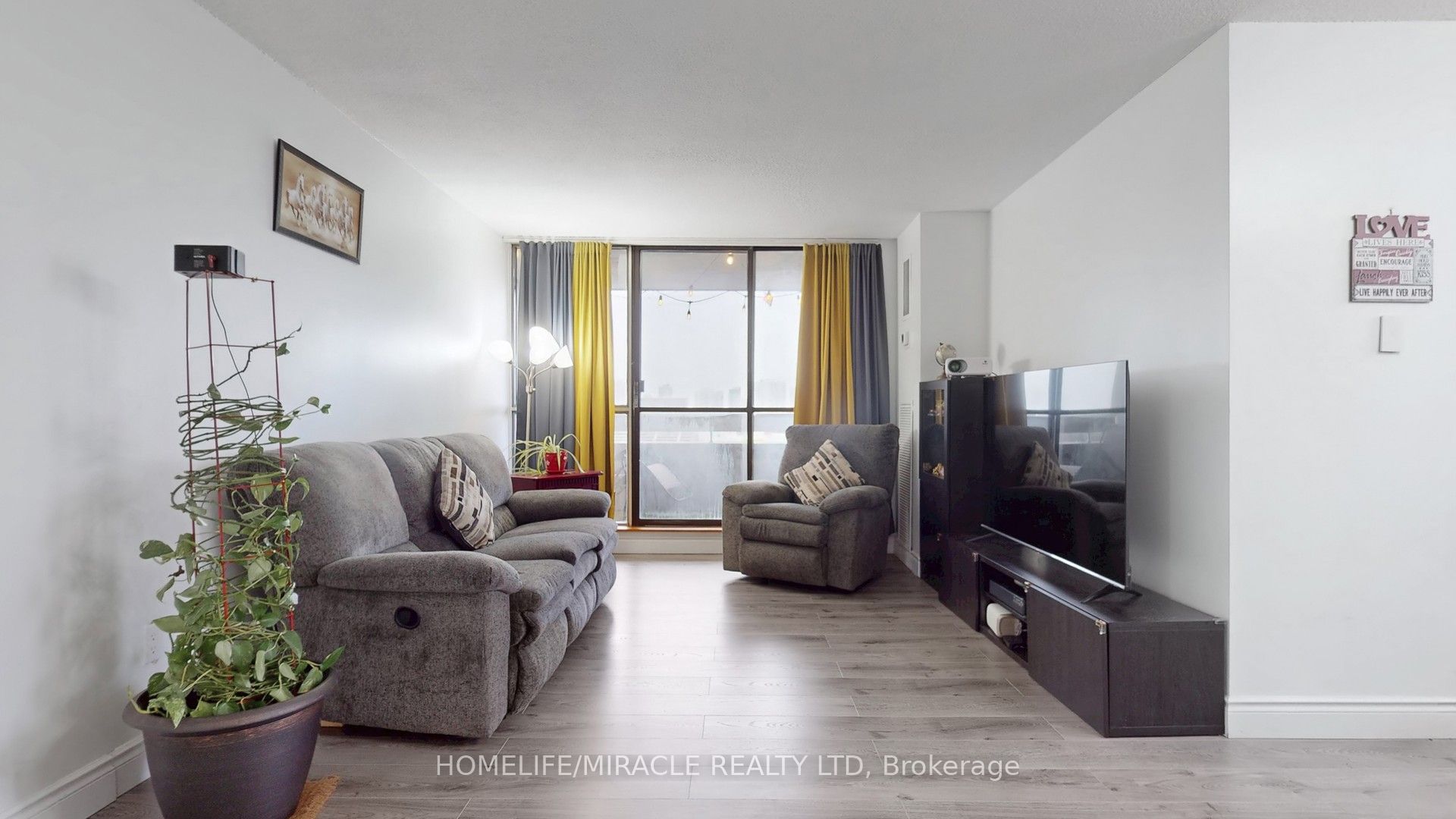 15 Kensington Road 1112, Brampton, ON L6T 3W2 photo 4