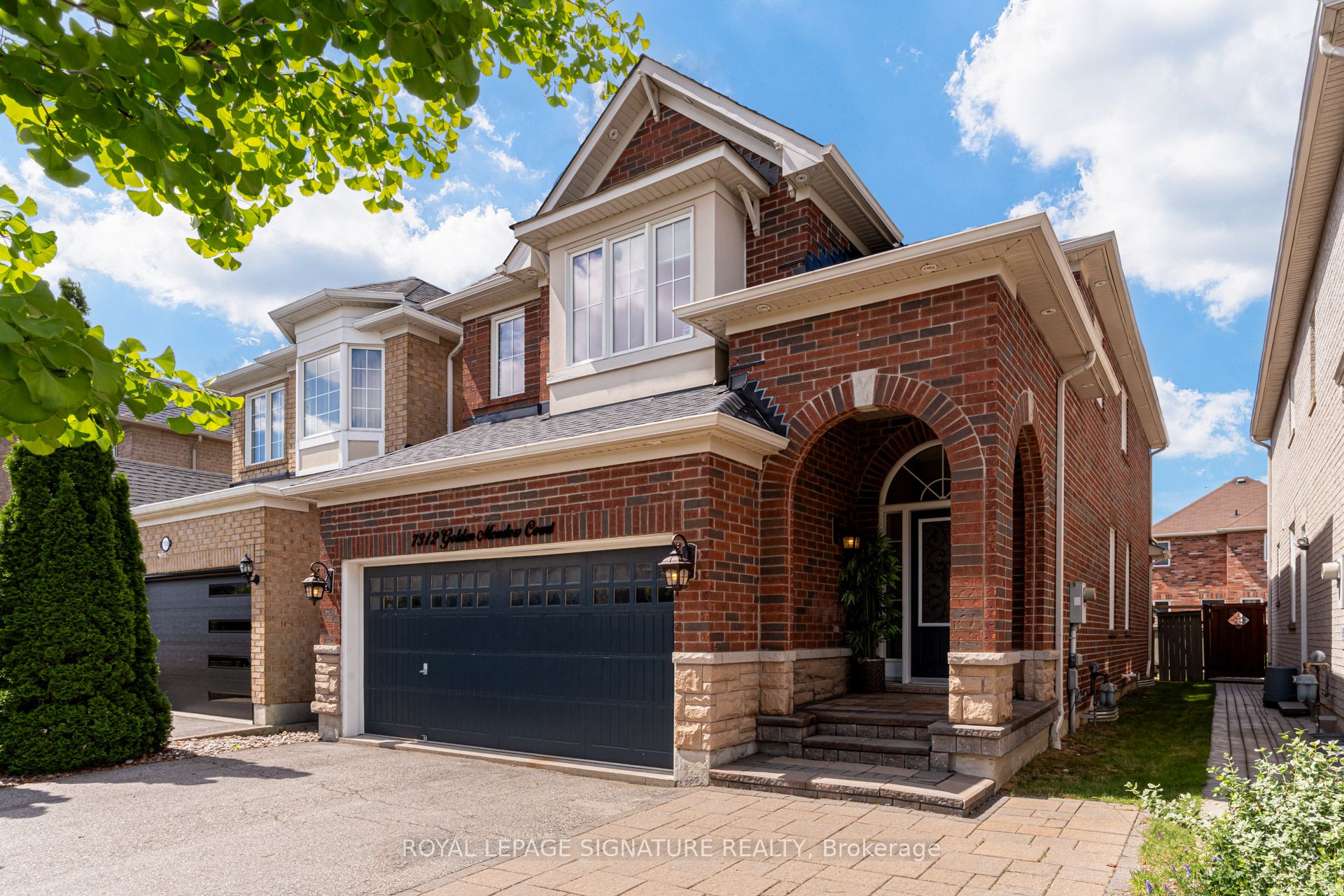 7312 Golden Meadow Court, Mississauga, ON L5W 0B8 photo 2