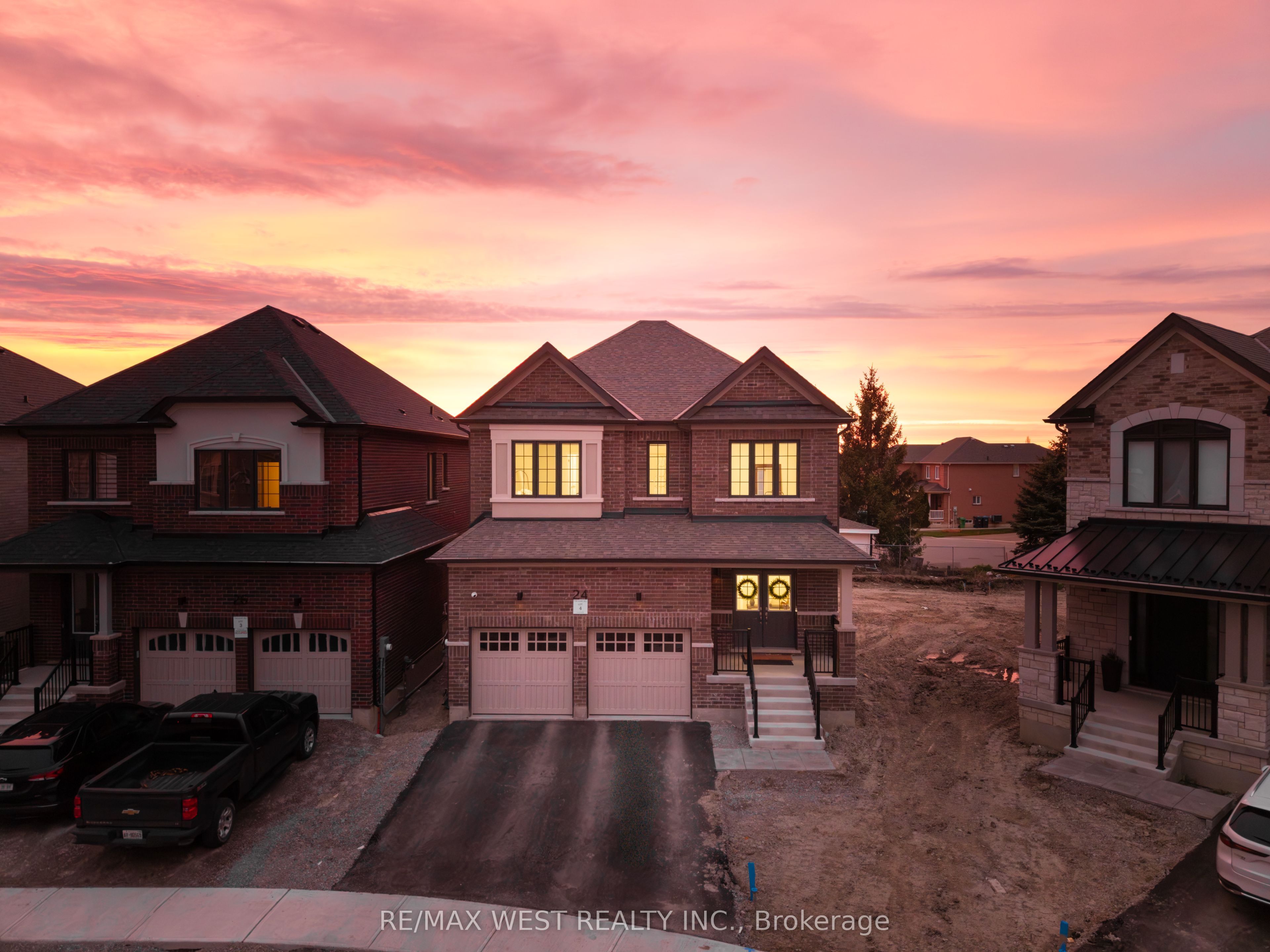 24 Hanton Crescent, Caledon, ON L7E 2M3