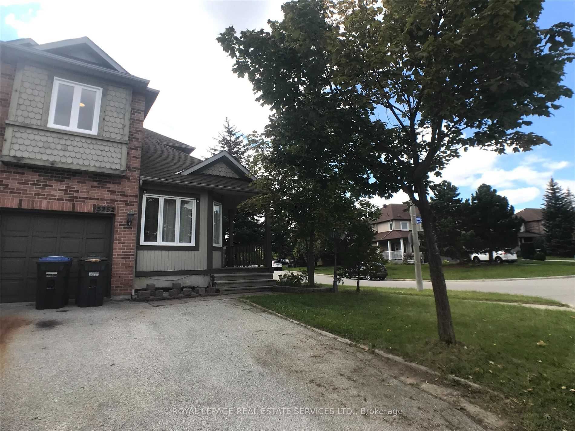 5252 Bushelgrove Circle, Mississauga, ON L5M 6C5 photo 2