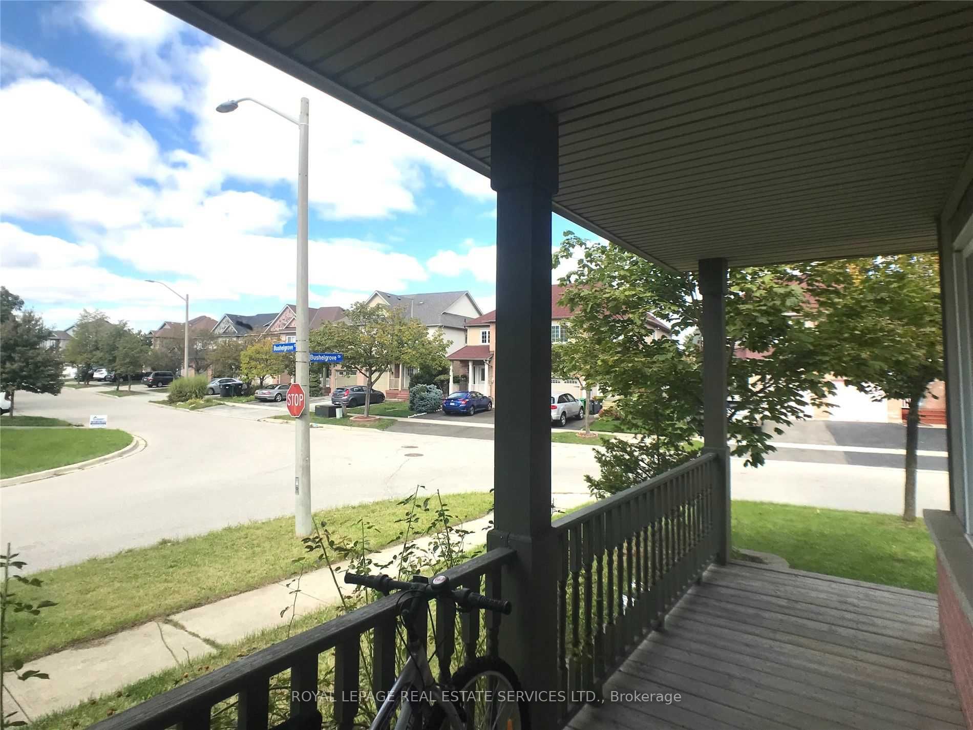 5252 Bushelgrove Circle, Mississauga, ON L5M 6C5 photo 3