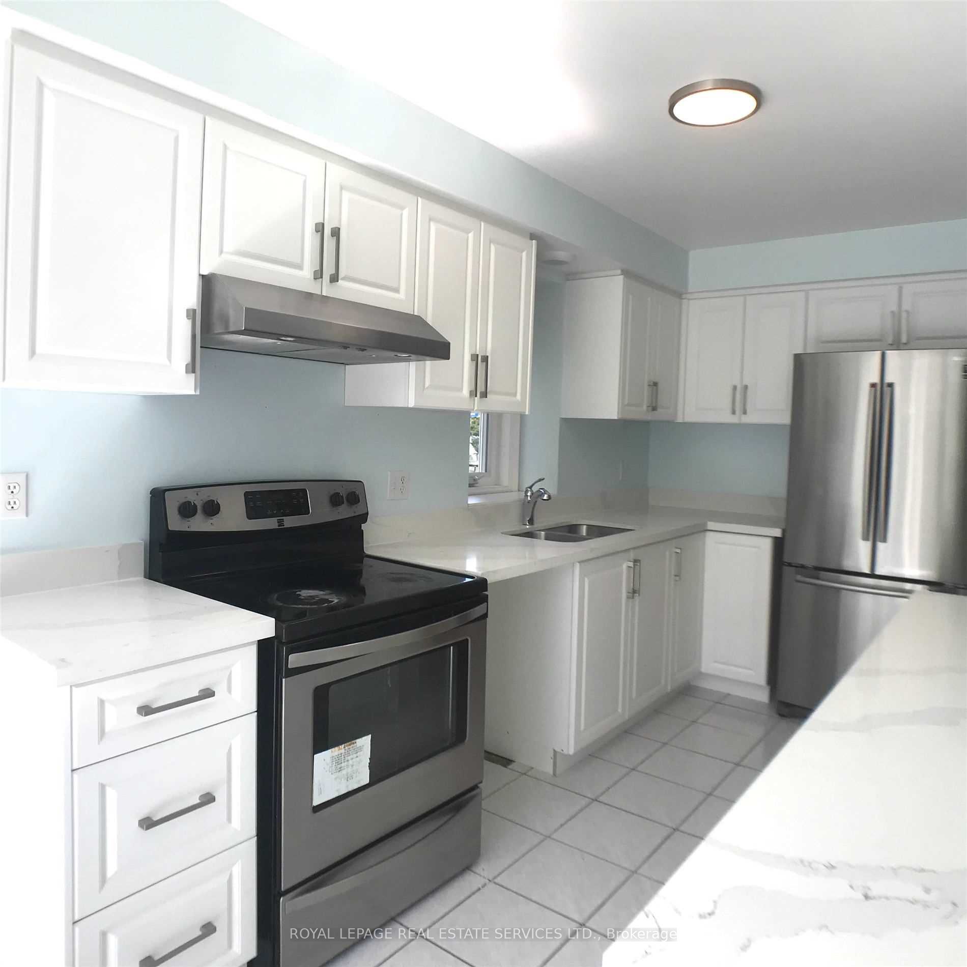 5252 Bushelgrove Circle, Mississauga, ON L5M 6C5 photo 5