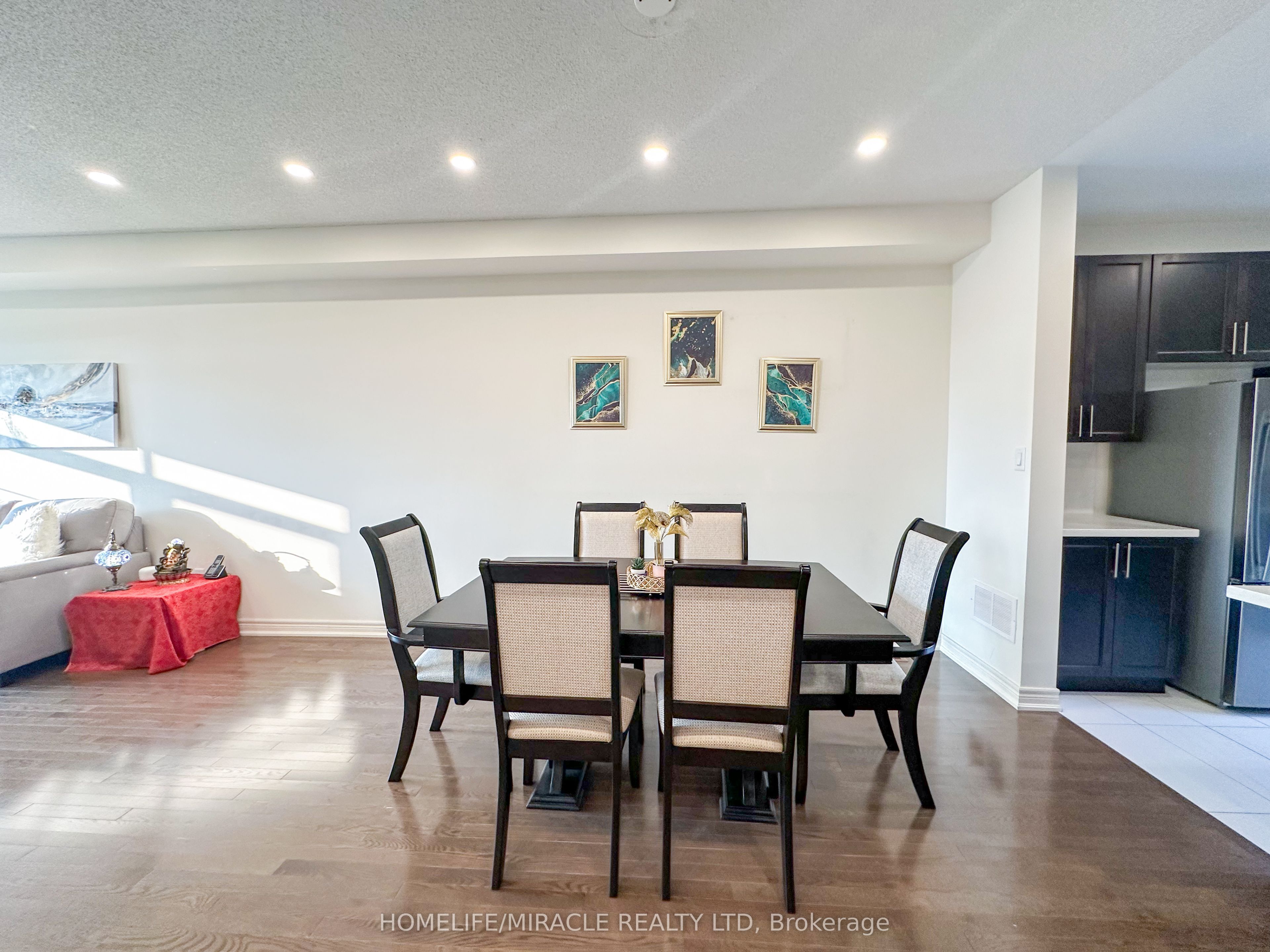 58 Fruitvale Circle, Brampton, ON L7A 5B8 photo 3