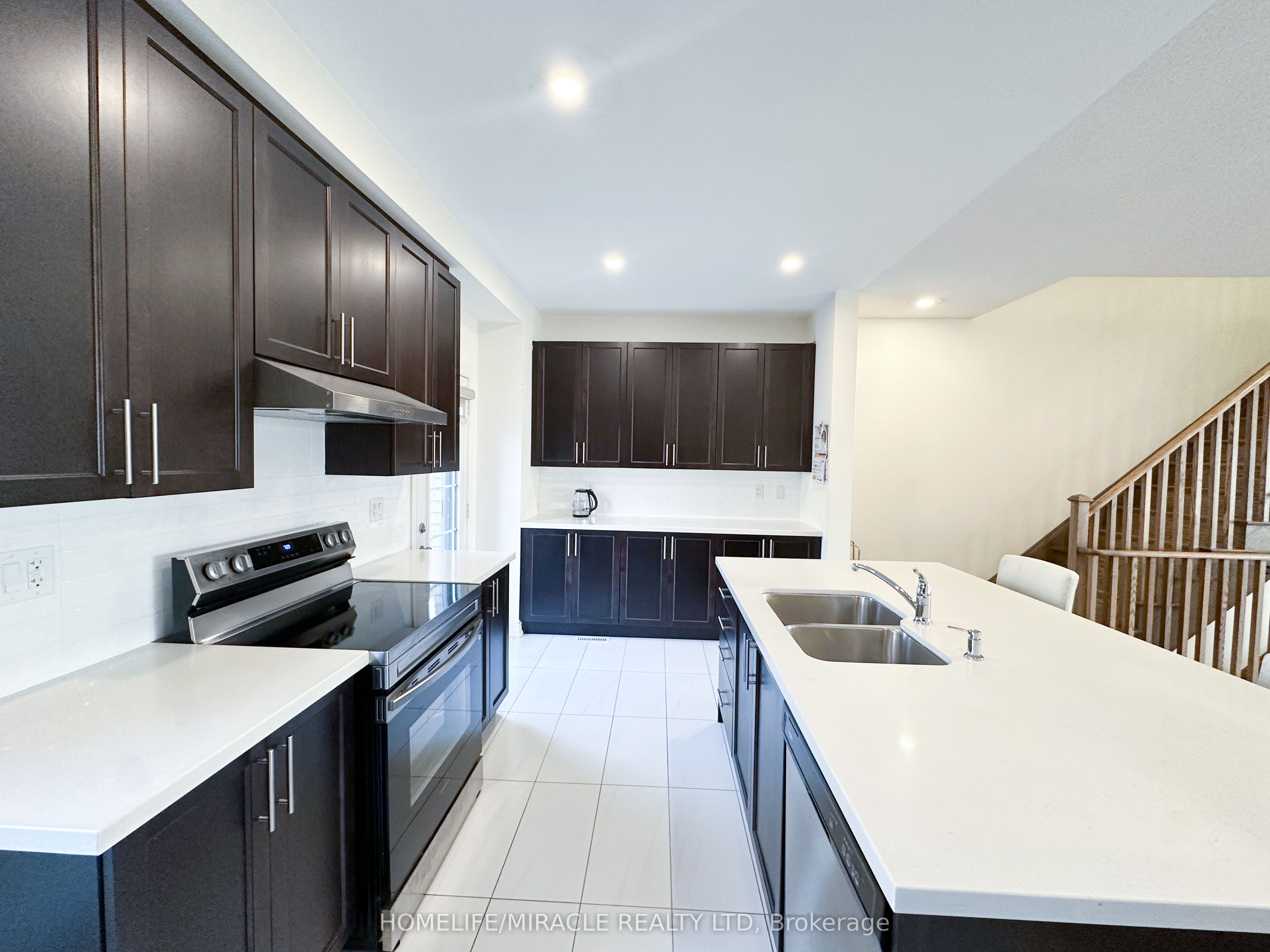 58 Fruitvale Circle, Brampton, ON L7A 5B8 photo 5