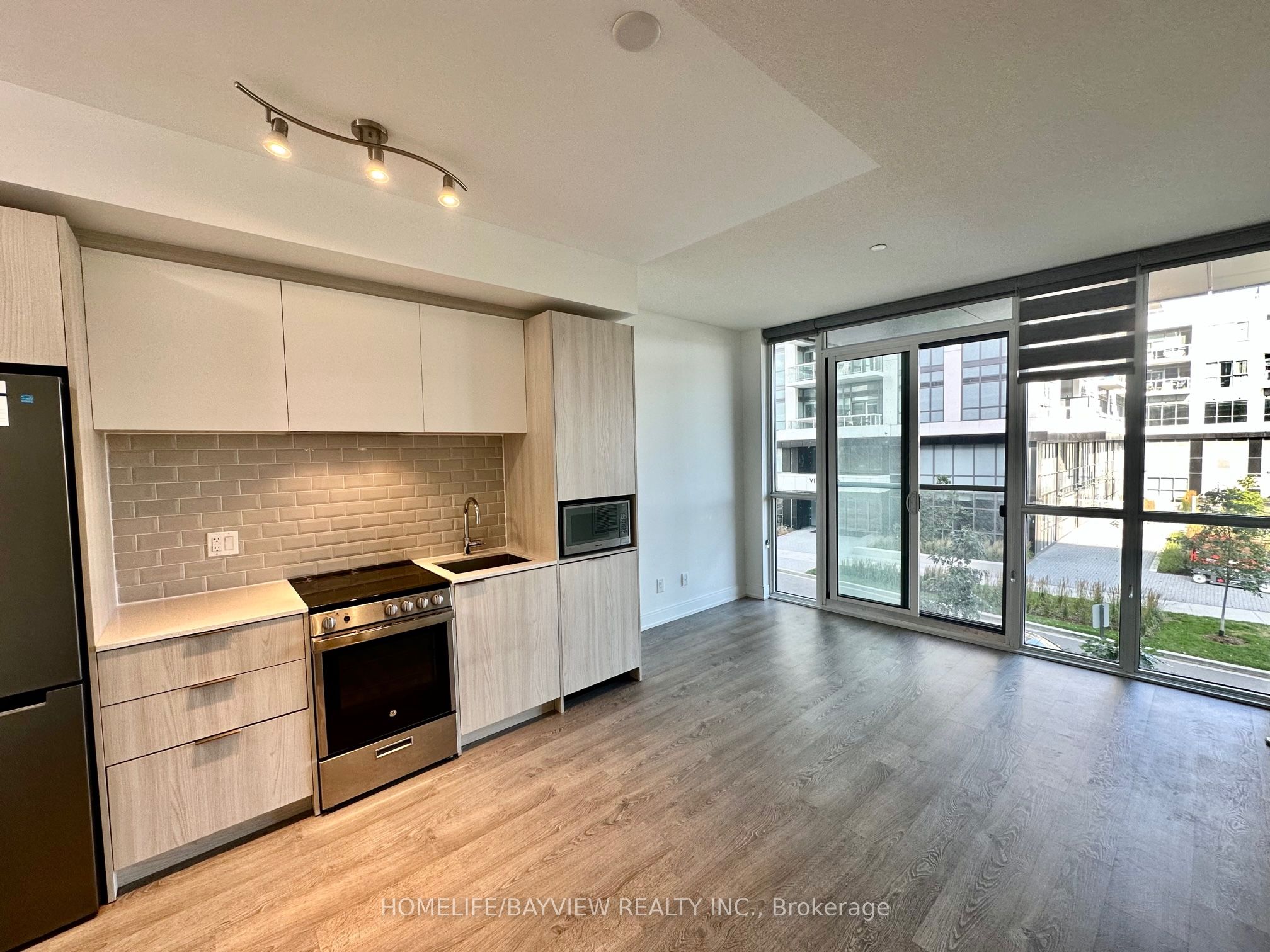 70 Annie Craig Drive MZ 01, Toronto, ON M8V 0G2 photo 2