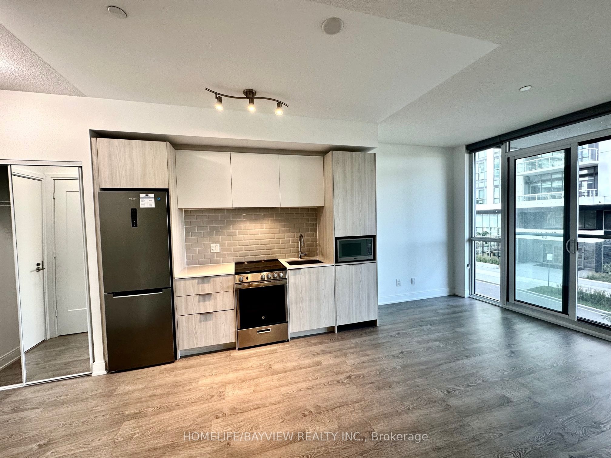 70 Annie Craig Drive MZ 01, Toronto, ON M8V 0G2 photo 3