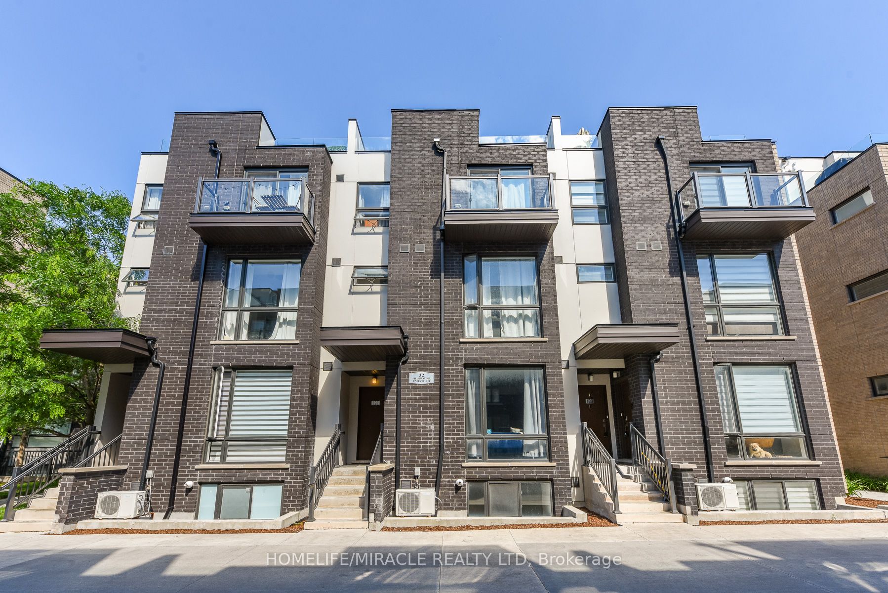 32 Fieldway Road 122, Toronto, ON M8Z 0E3