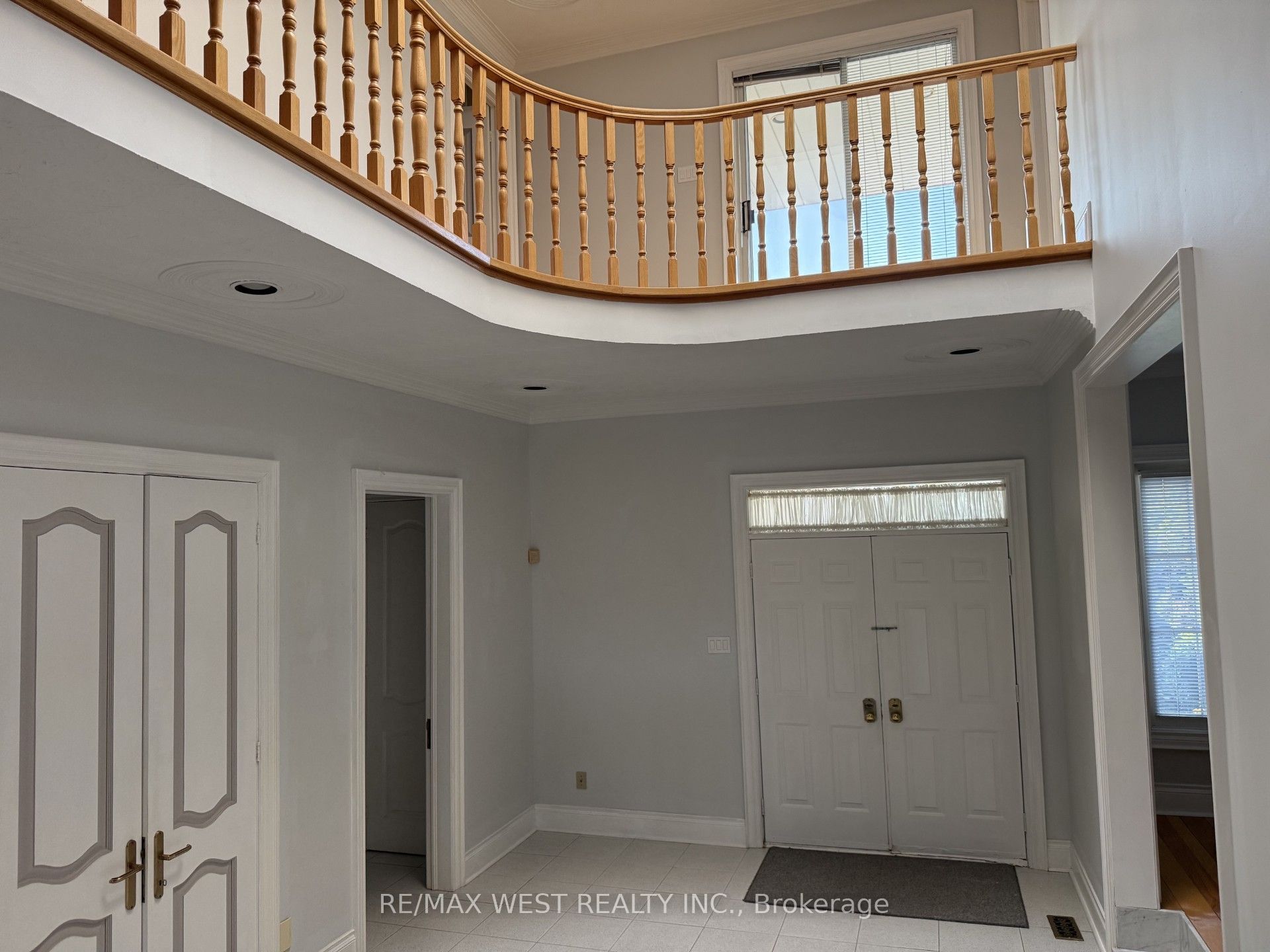 10 Norris Place, Toronto, ON M9M 1K6 photo 3