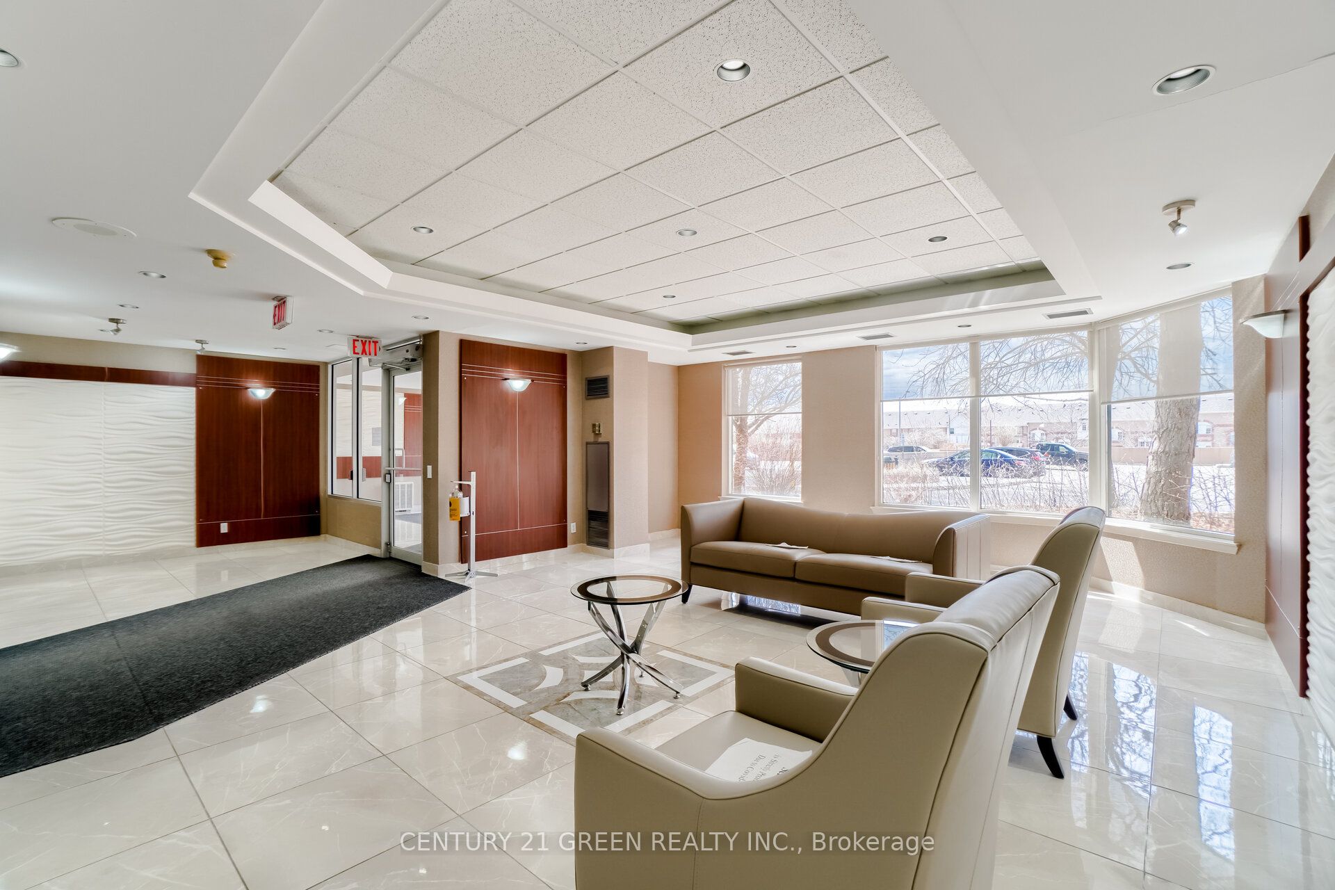 135 Hillcrest Avenue 203, Mississauga, ON L5B 4B1 photo 4