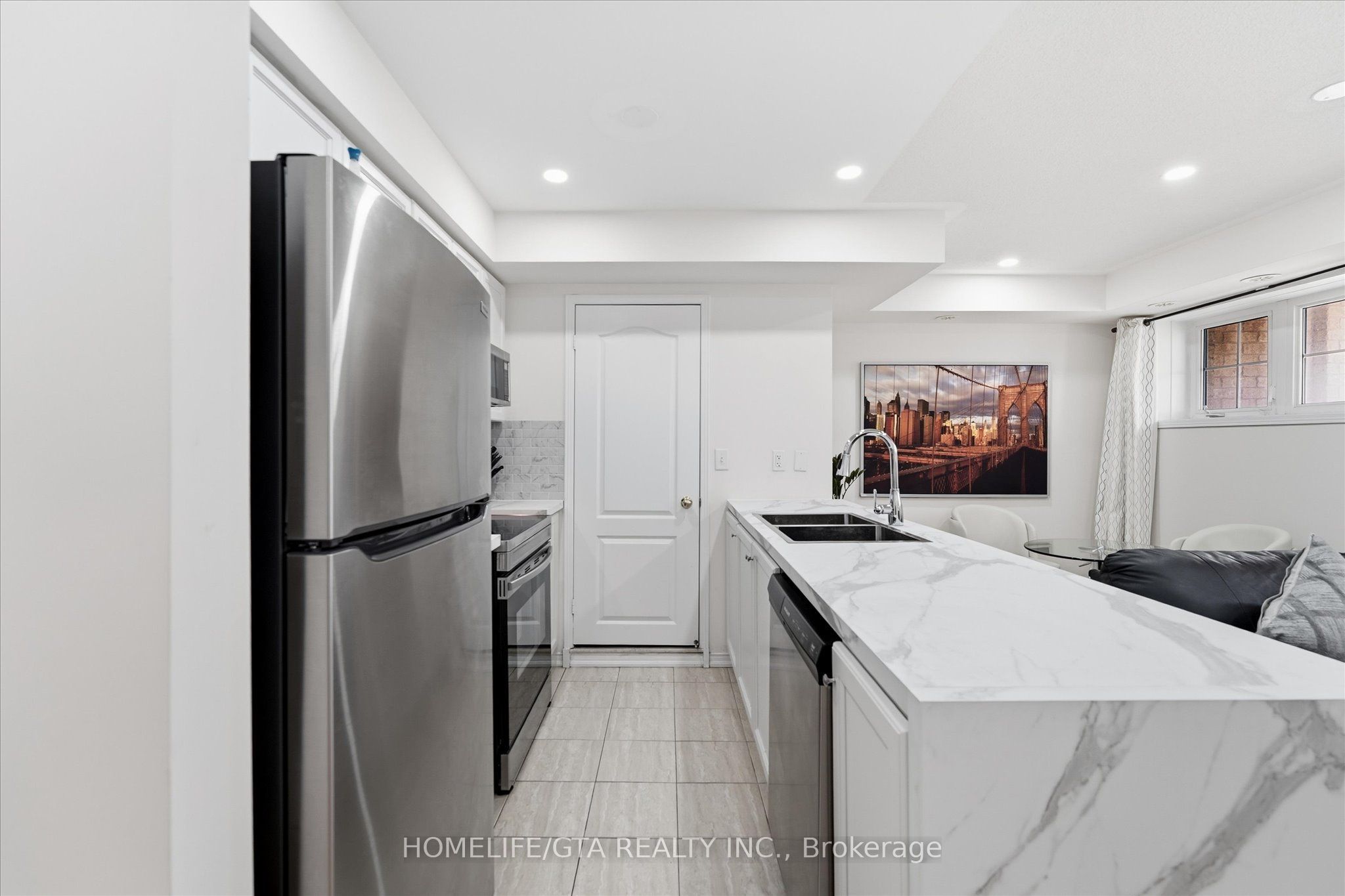 157 Isaac Devins Boulevard 3, Toronto, ON M9M 0C5 photo 3