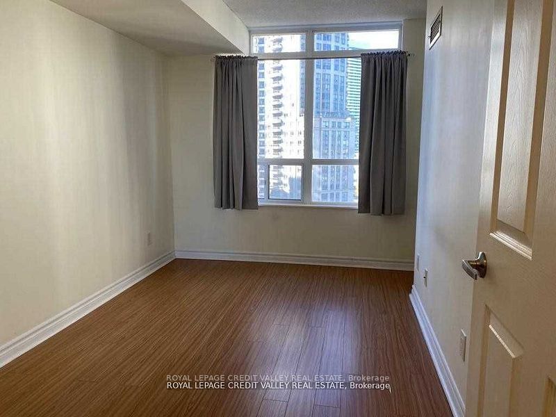 3880 Duke Of York Boulevard 1204, Mississauga, ON L5B 4M7 photo 3