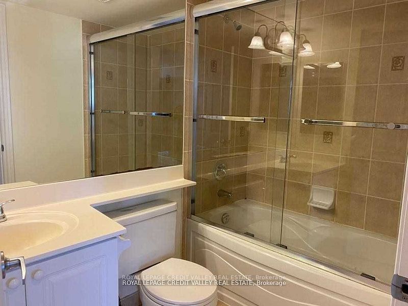 3880 Duke Of York Boulevard 1204, Mississauga, ON L5B 4M7 photo 5