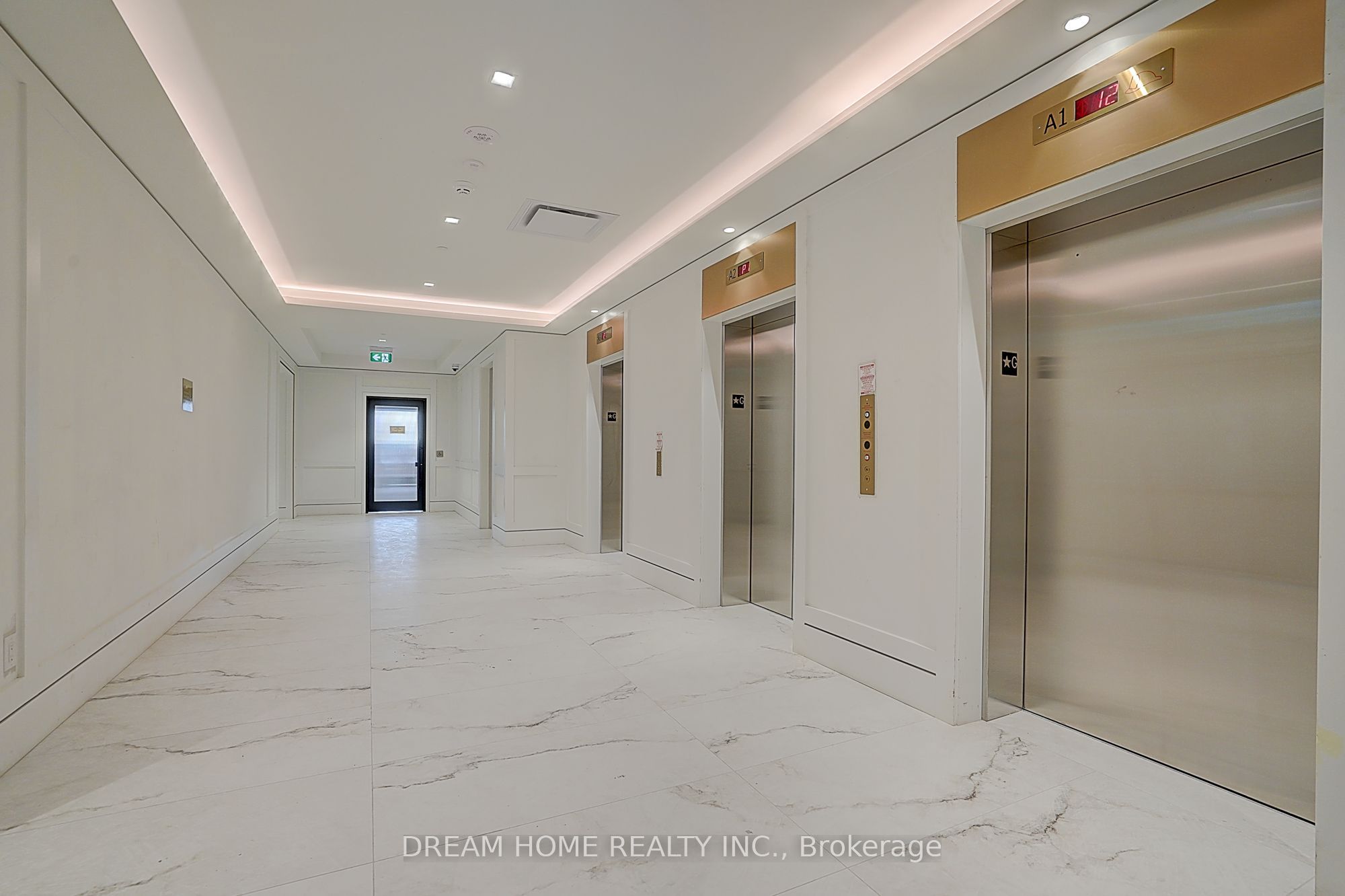 4010 Eglinton Avenue W 910, Toronto, ON M9A 0G5 photo 4