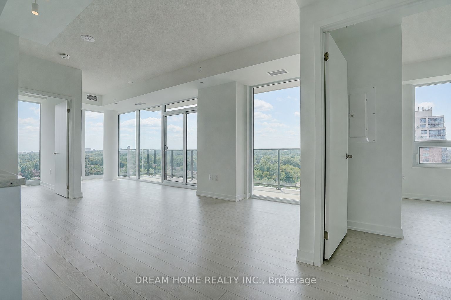 4010 Eglinton Avenue W 910, Toronto, ON M9A 0G5 photo 5