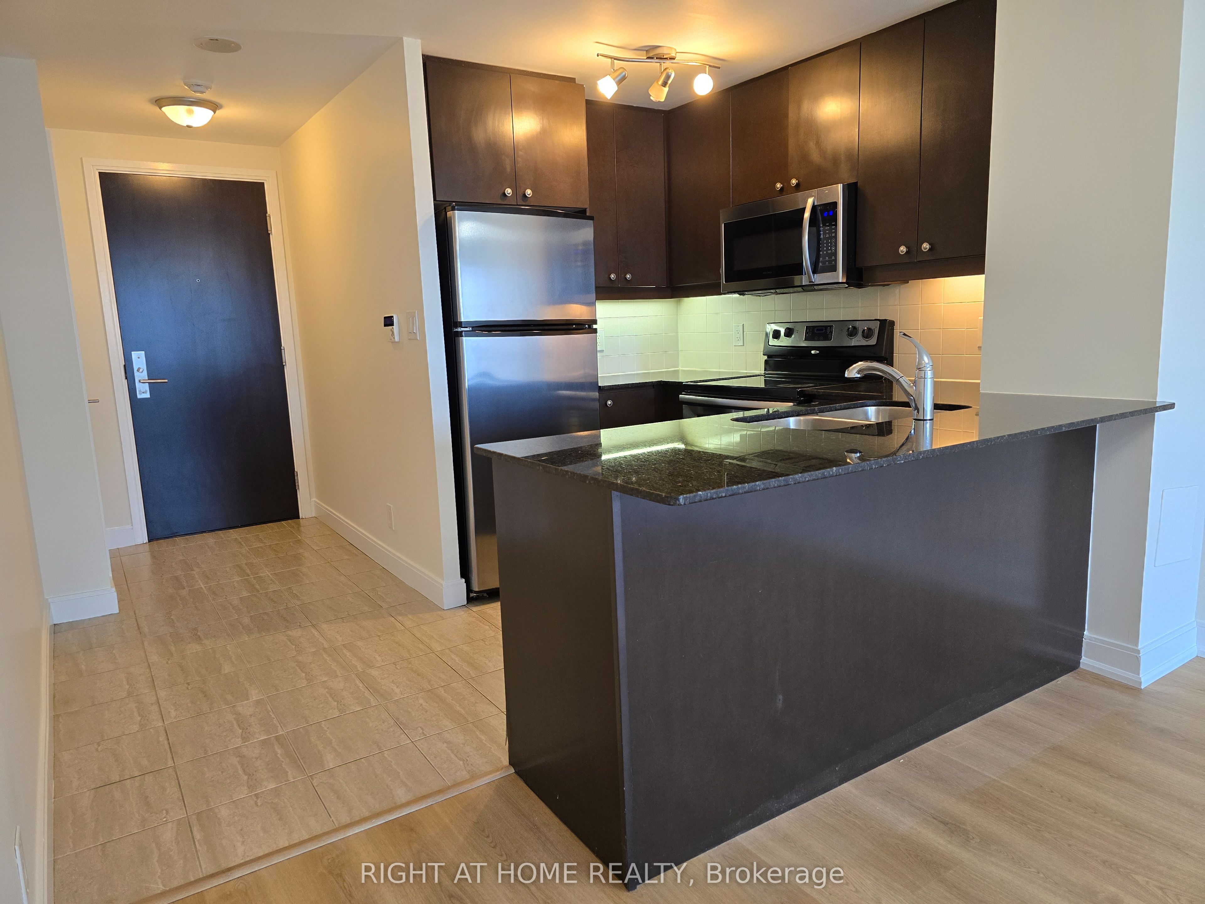 50 Absolute Avenue 1605, Mississauga, ON L4Z 0A8 photo 3