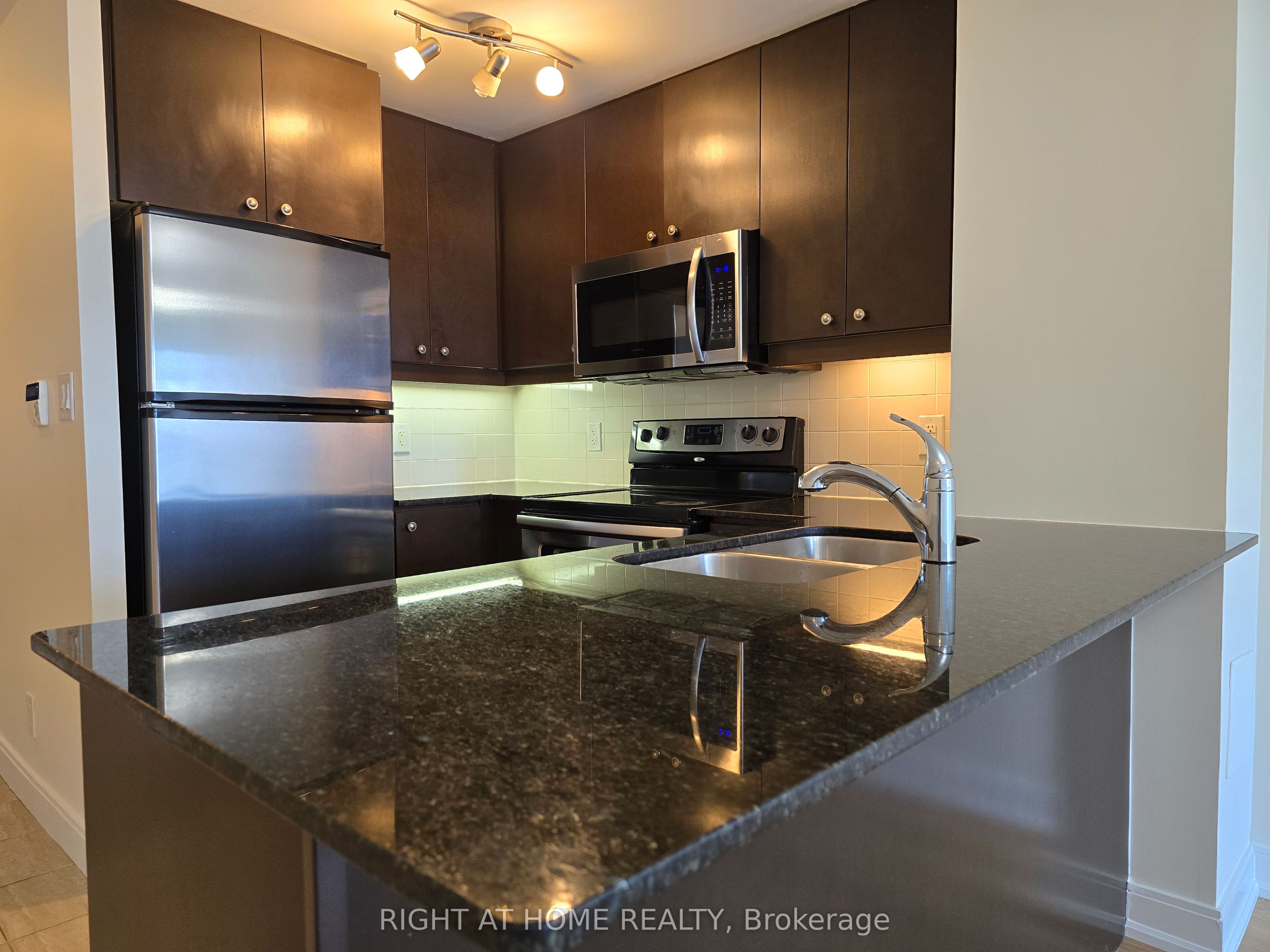 50 Absolute Avenue 1605, Mississauga, ON L4Z 0A8 photo 4