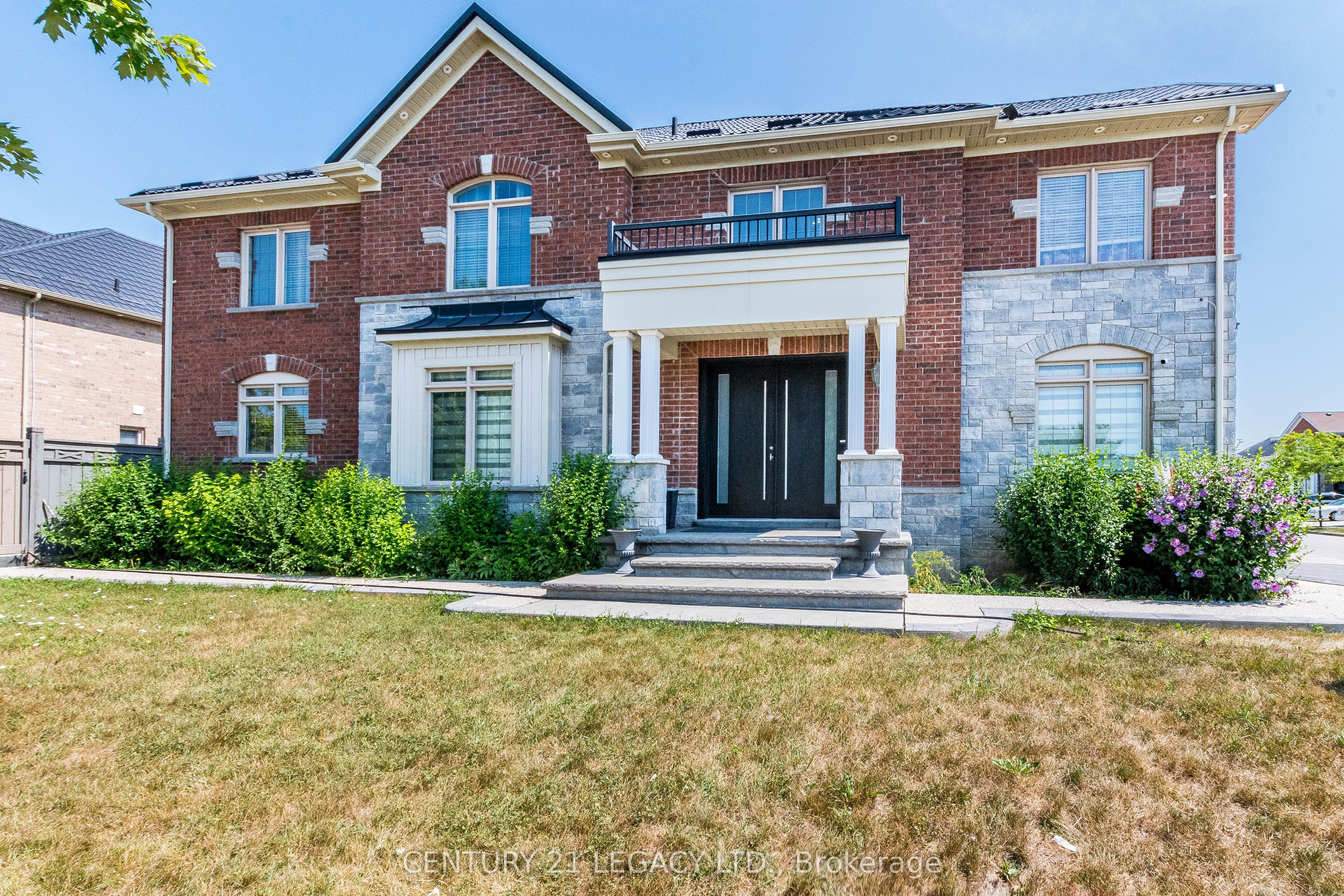11 DRUMMONDVILLE Drive, Brampton, ON L6P 3M6 photo 3