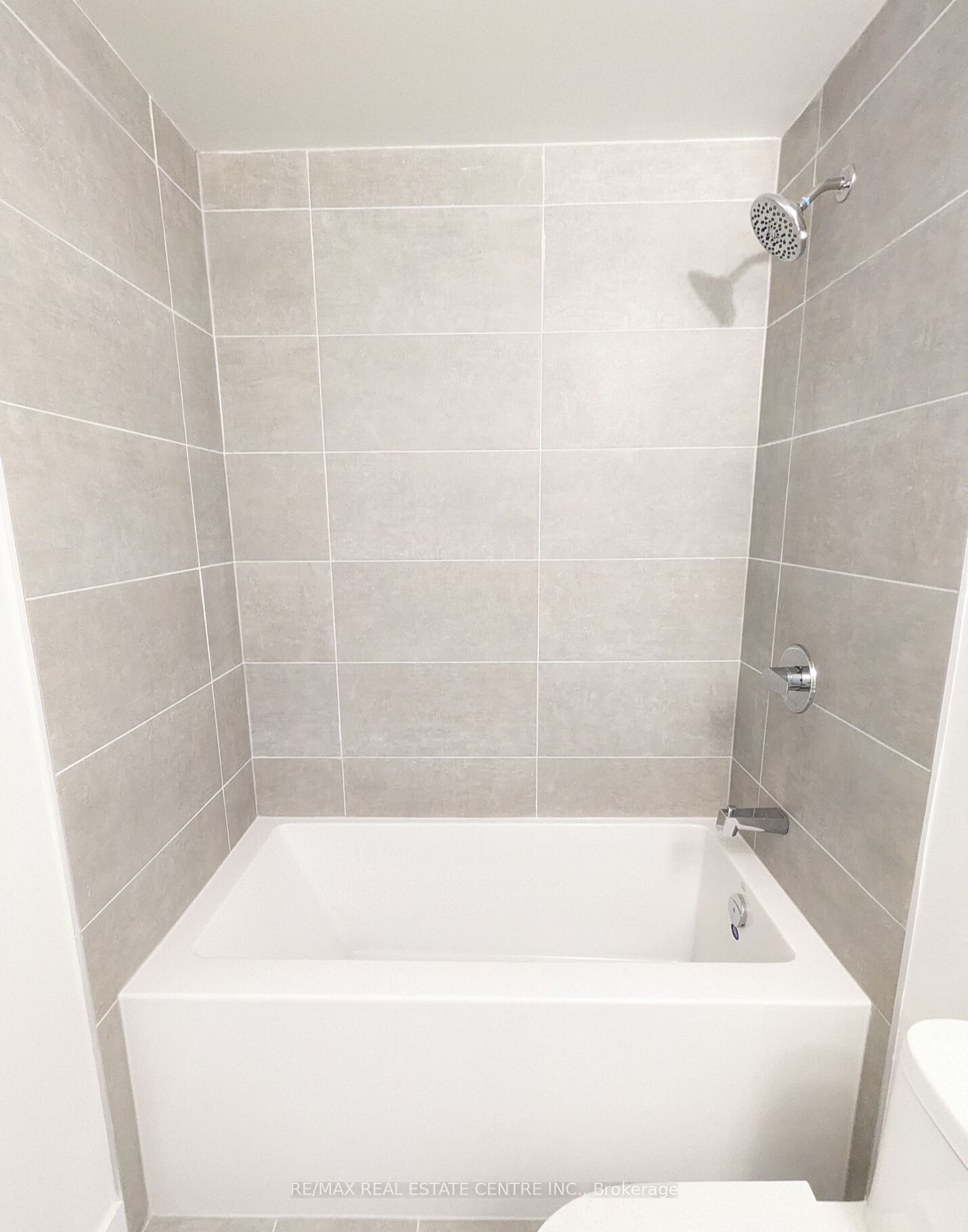 2450 Old Bronte Road 409, Oakville, ON L6M 5P6 photo 5