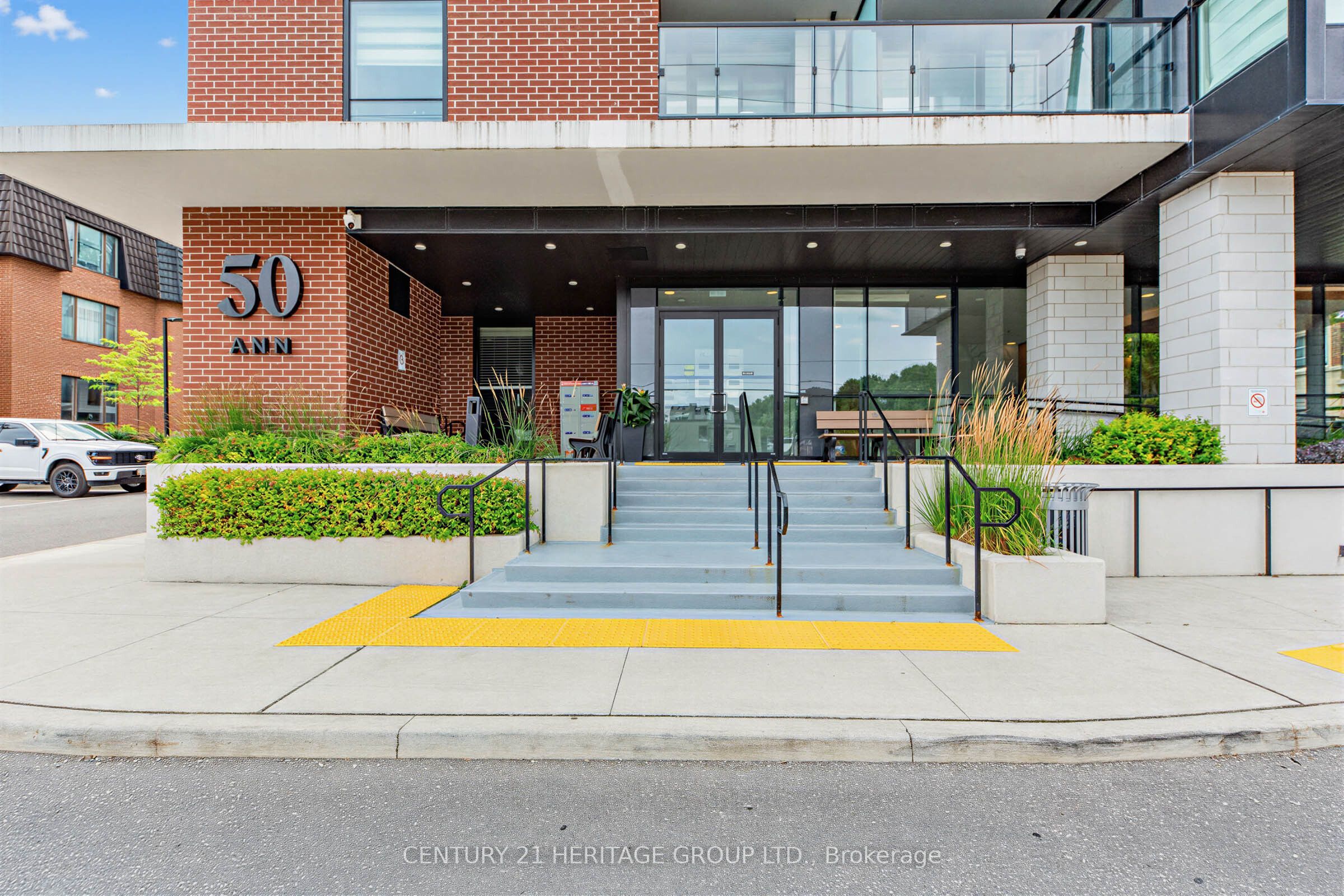 50 Ann Street 212, Caledon, ON L7E 1B9 photo 2
