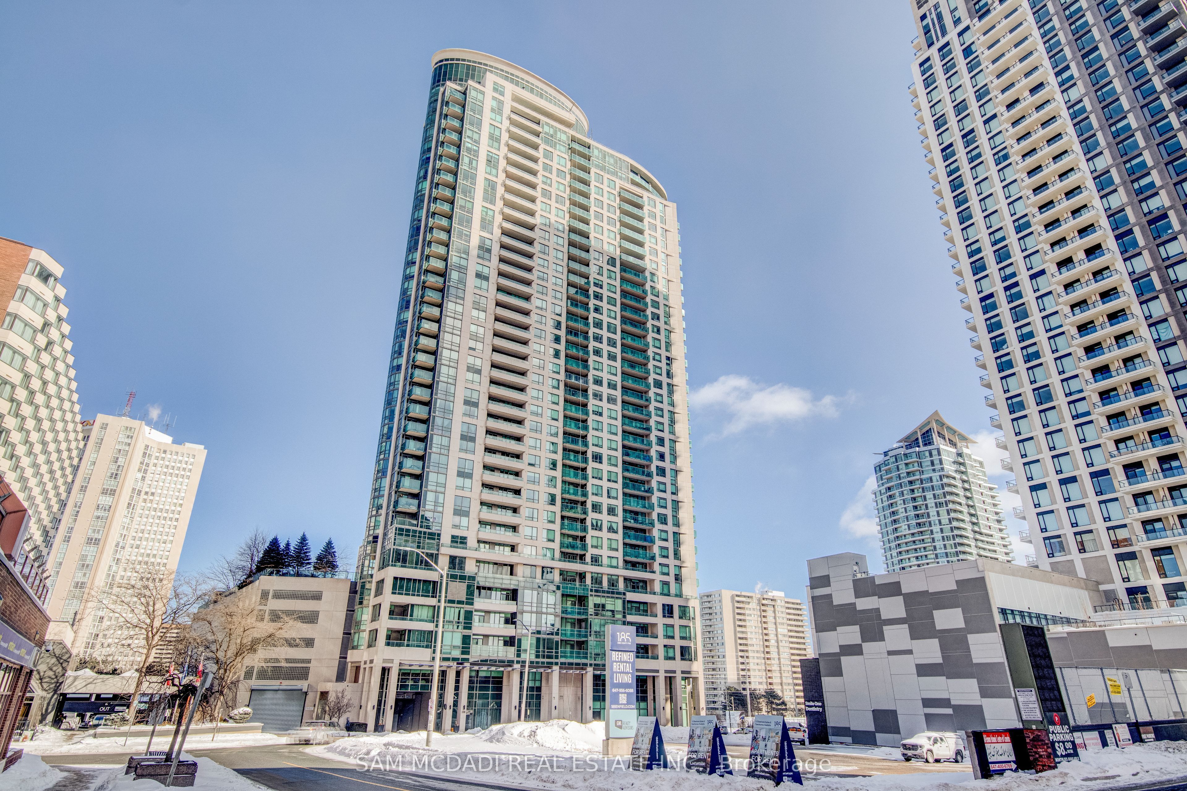 208 Enfield Place 2205, Mississauga, ON L5B 0G8