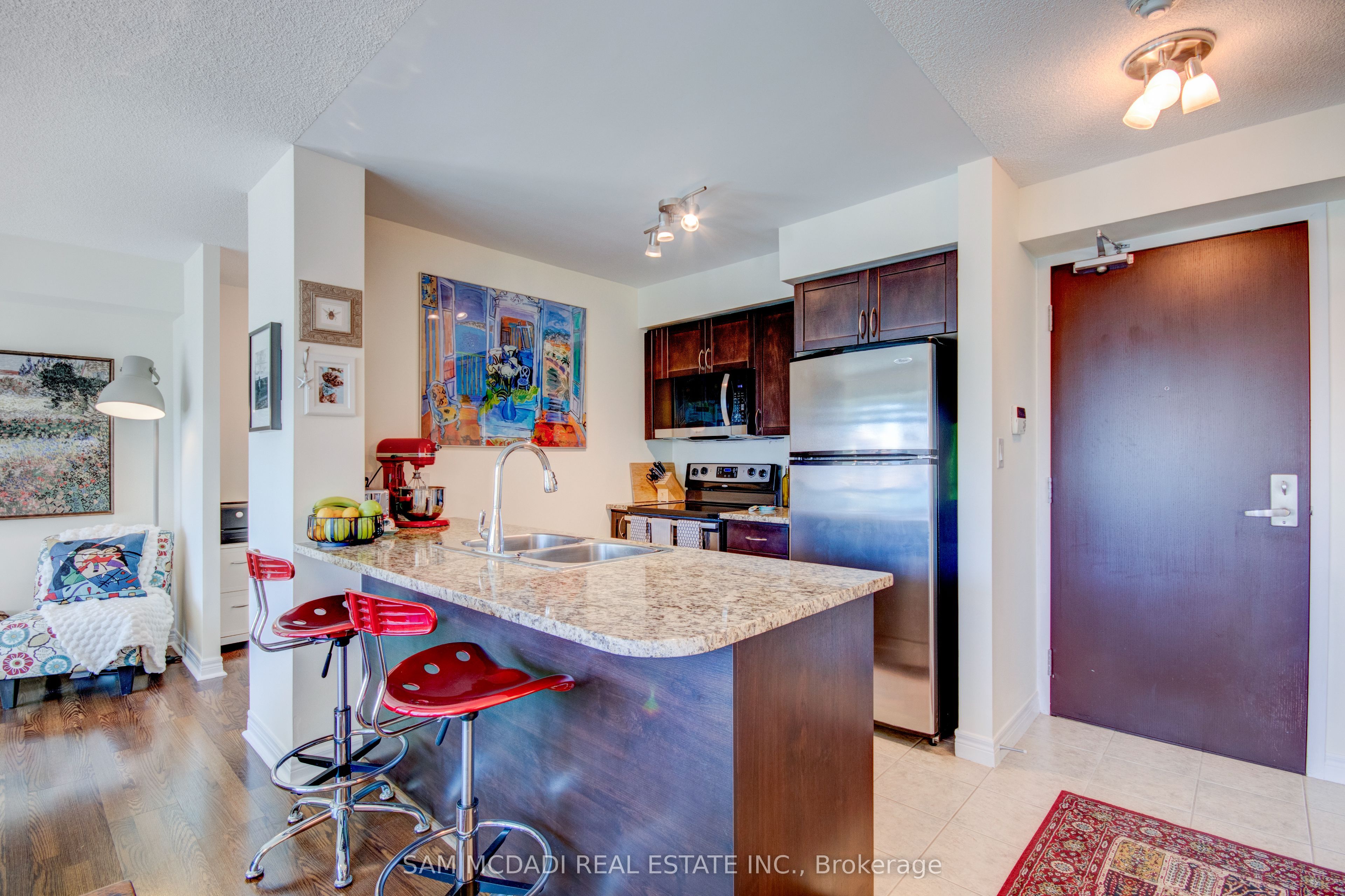 208 Enfield Place 2205, Mississauga, ON L5B 0G8 photo 4