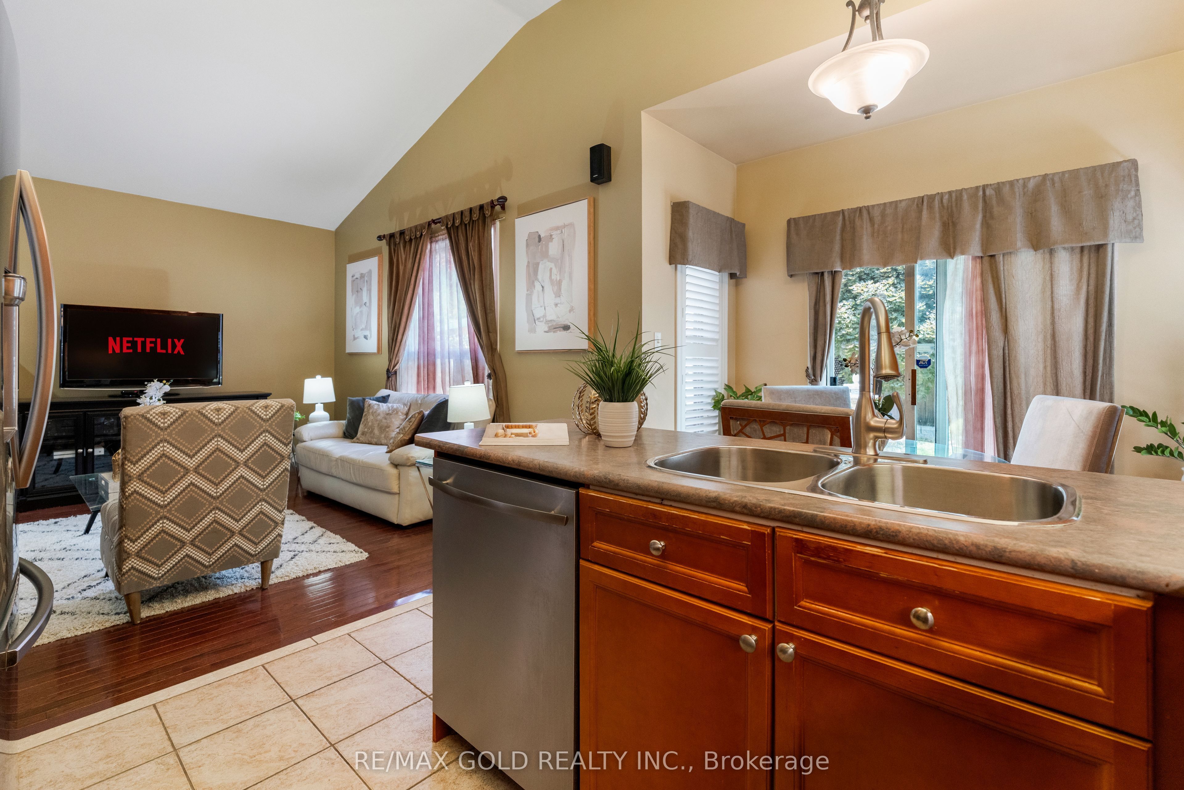 18 Sundridge Street, Brampton, ON L7A 1L3 photo 5