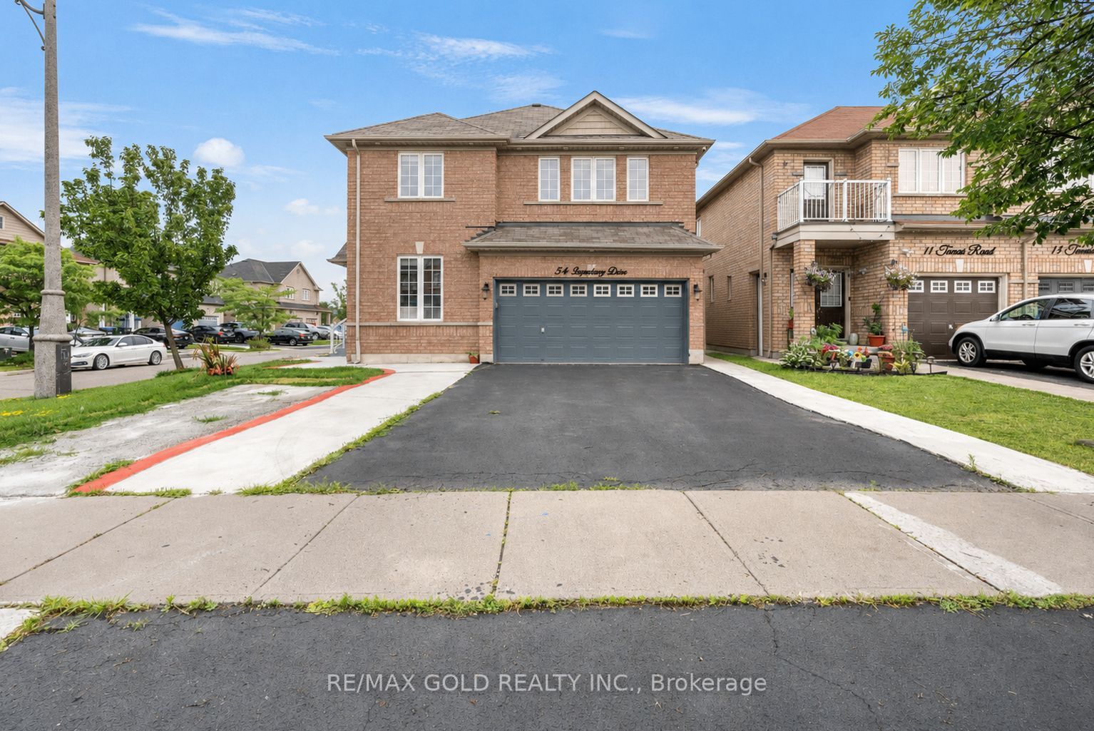54 Sugarberry Drive, Brampton, ON L6X 0K3 photo 2