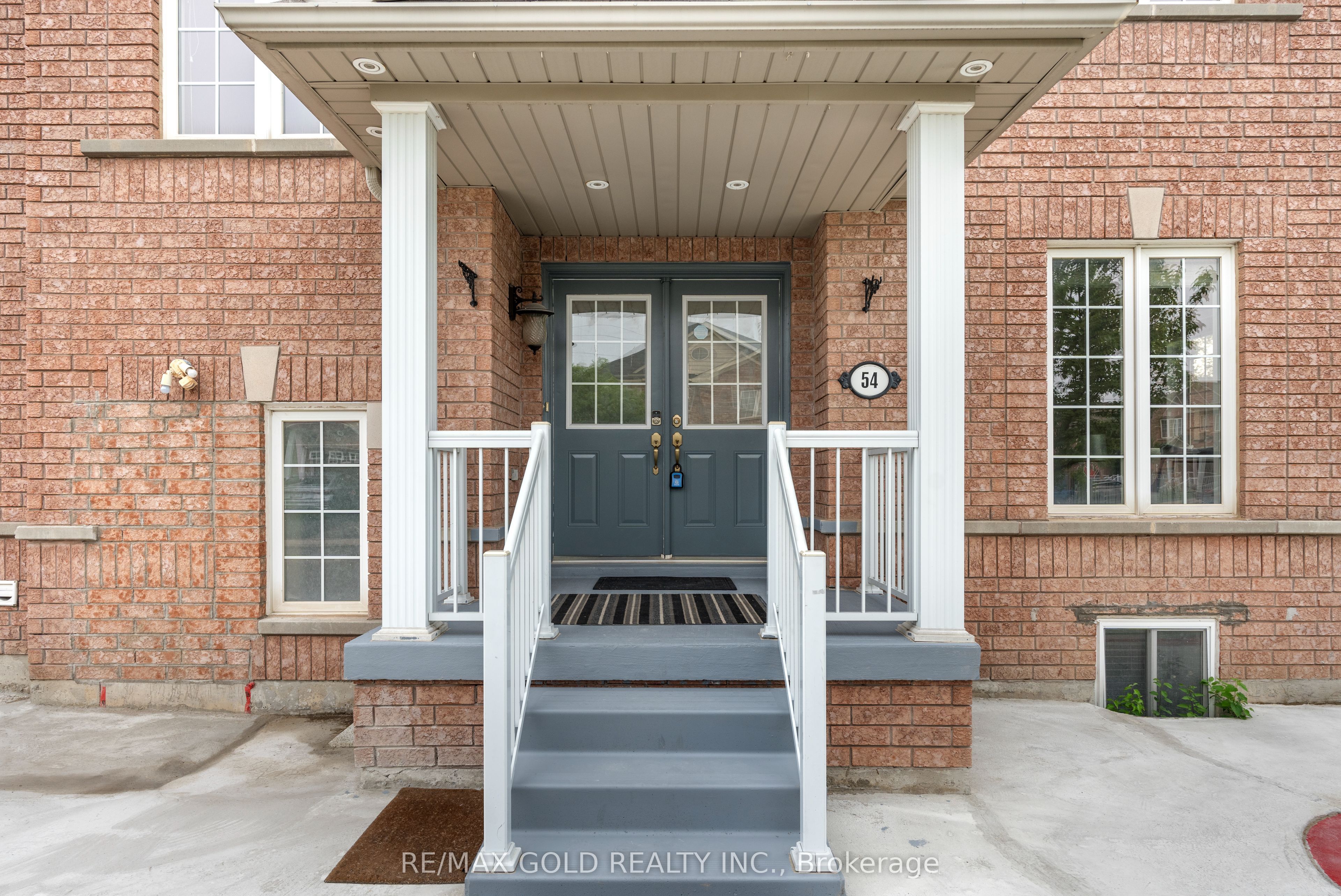 54 Sugarberry Drive, Brampton, ON L6X 0K3 photo 3